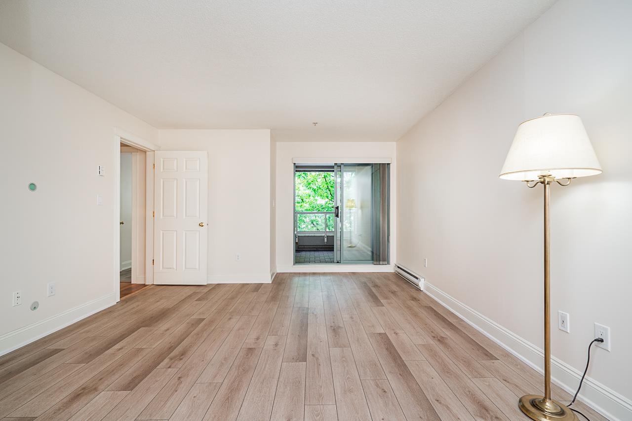 213 220 NEWPORT DRIVE