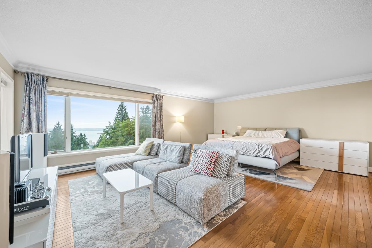 2478 WESTHILL COURT