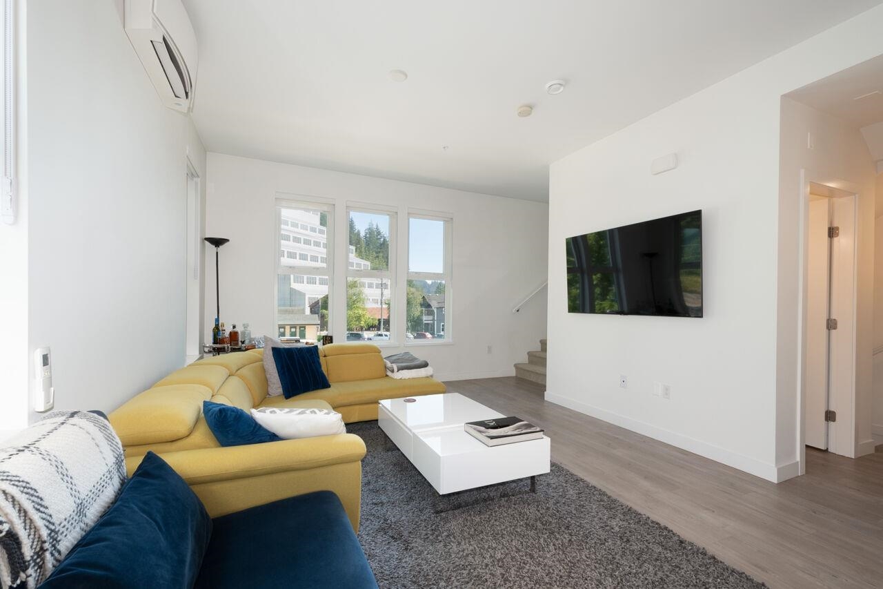 13 351 COPPER DRIVE