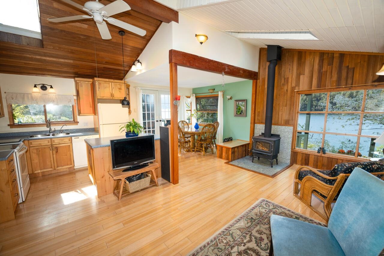 1587 MOUNT GARDNER ROAD