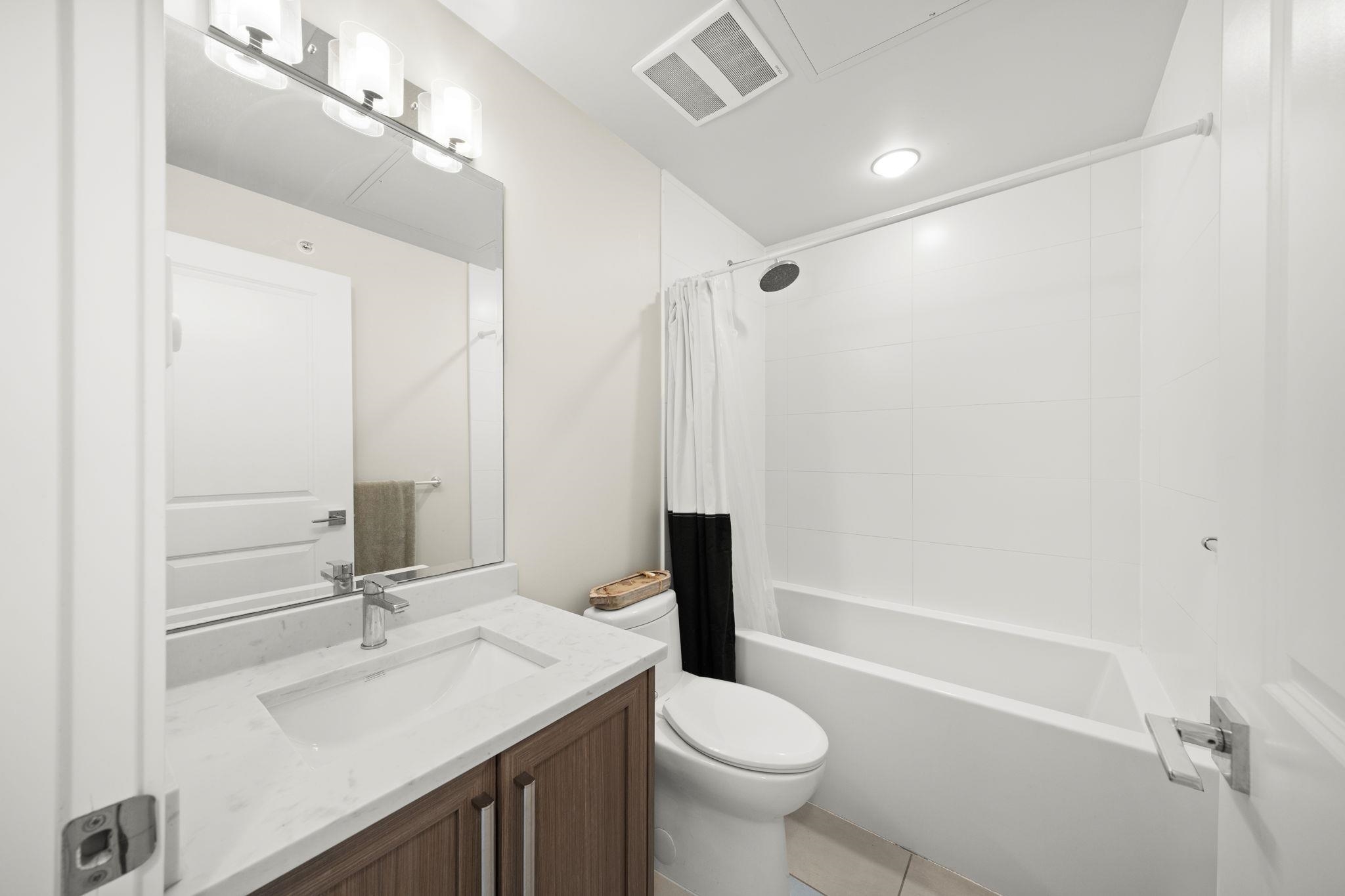 148 20498 82 AVENUE