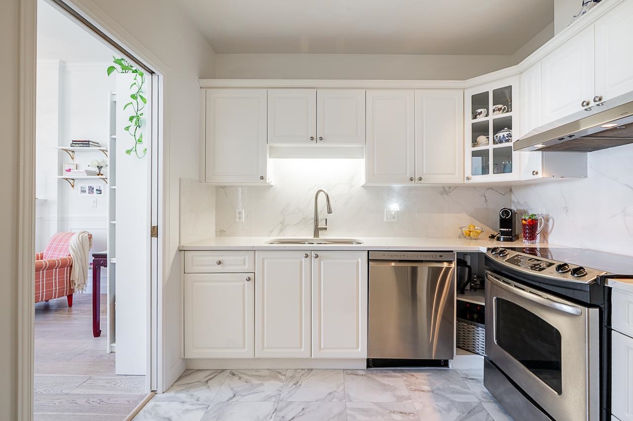 405 5735 HAMPTON PLACE