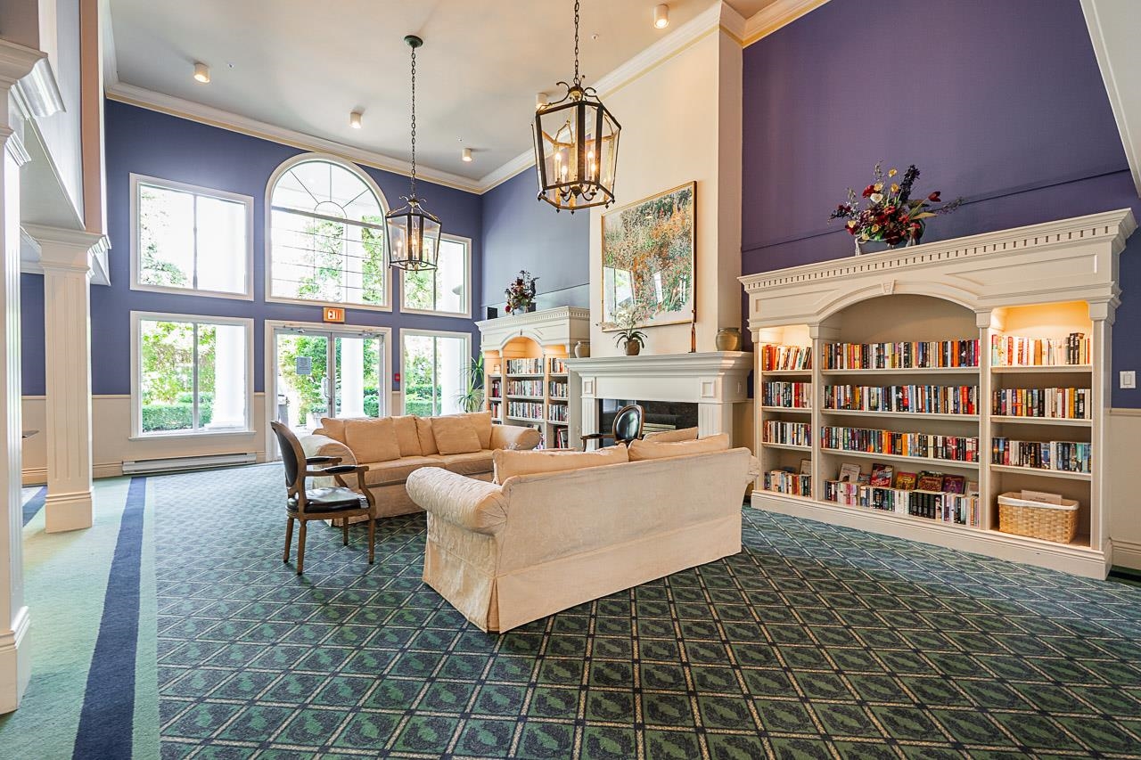 405 5735 HAMPTON PLACE
