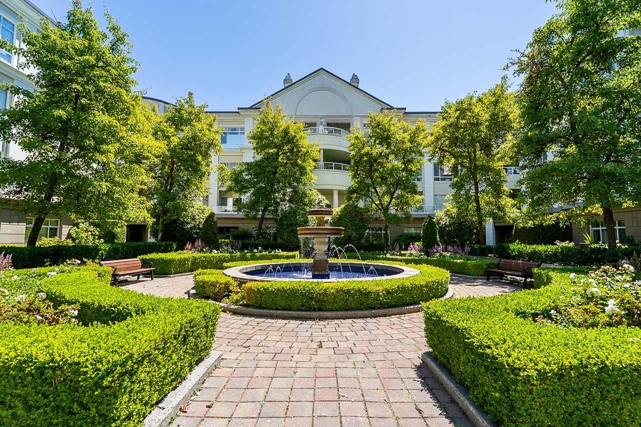 405 5735 HAMPTON PLACE