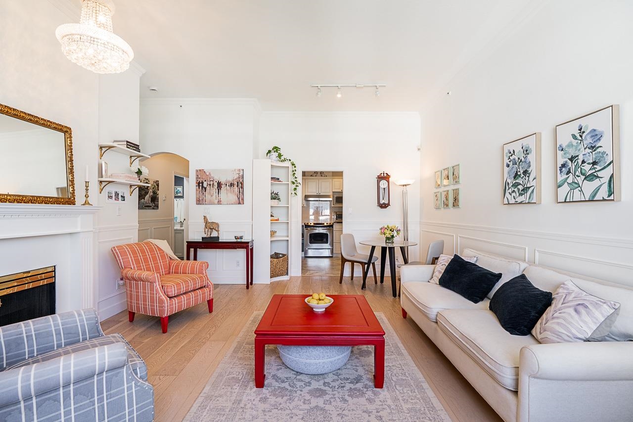 405 5735 HAMPTON PLACE