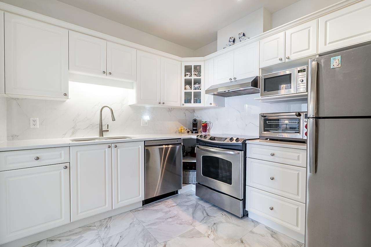 405 5735 HAMPTON PLACE