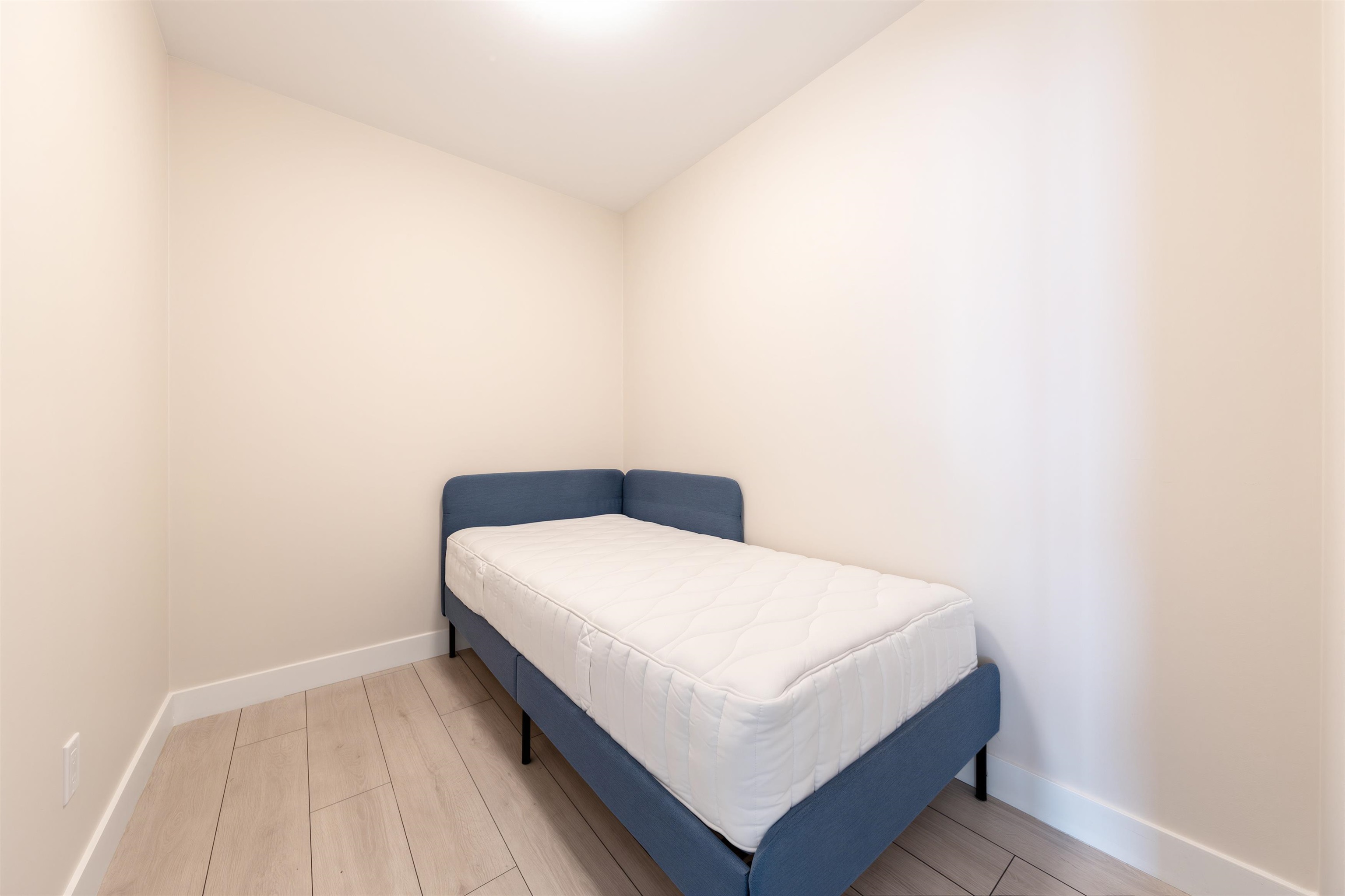 2309 7088 18TH AVENUE