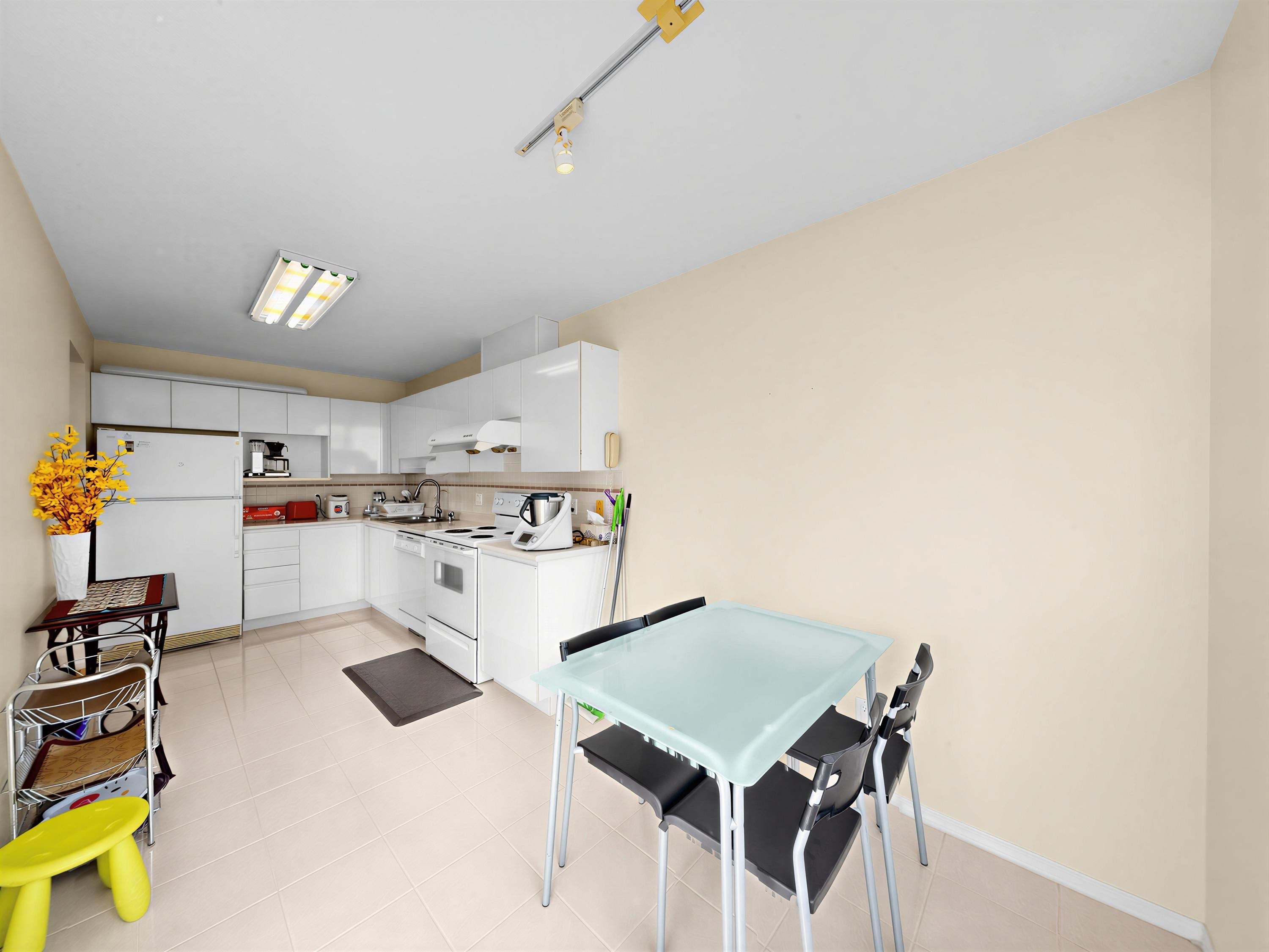 1706 5899 WILSON AVENUE