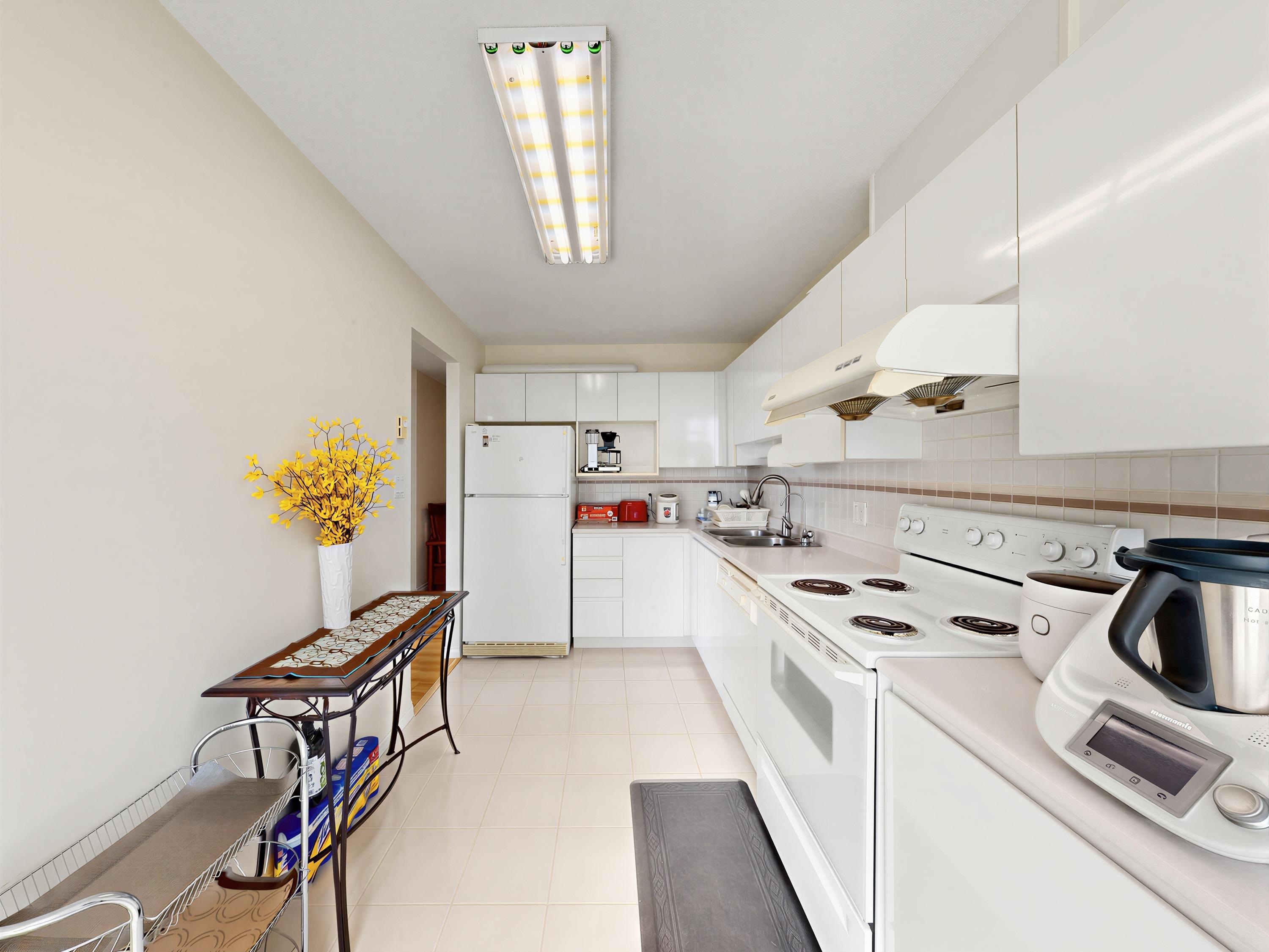 1706 5899 WILSON AVENUE