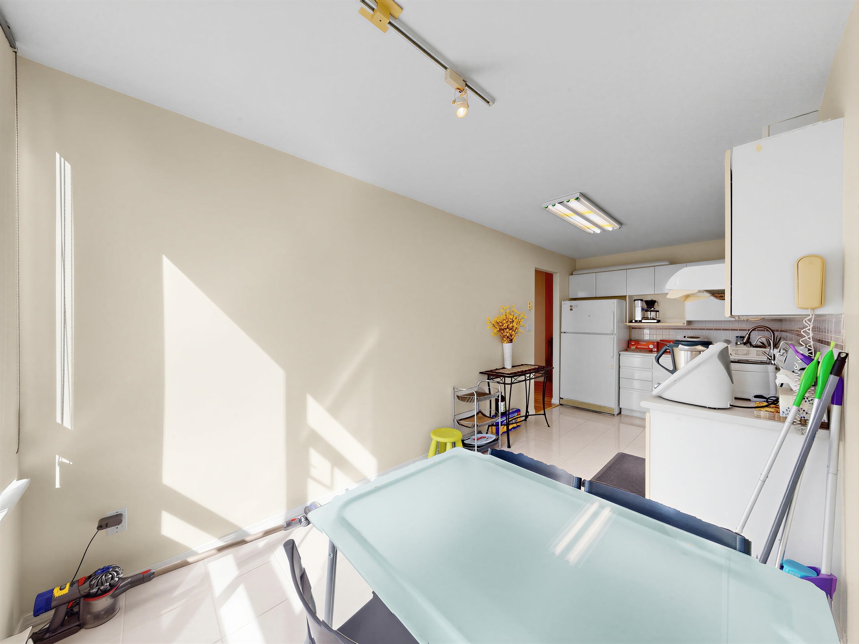 1706 5899 WILSON AVENUE