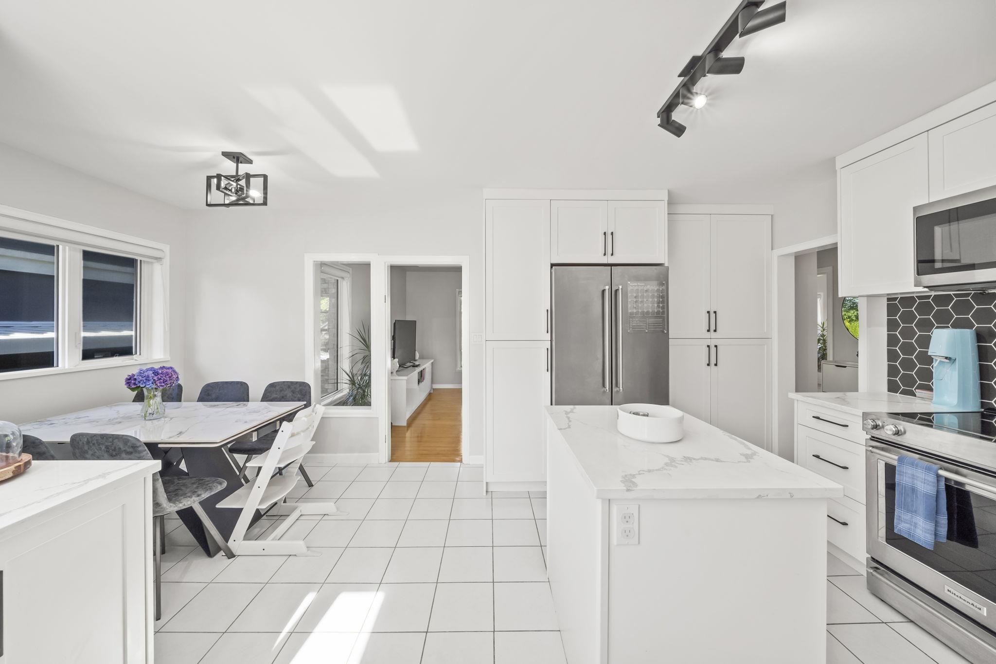 2510 CAMROSE DRIVE