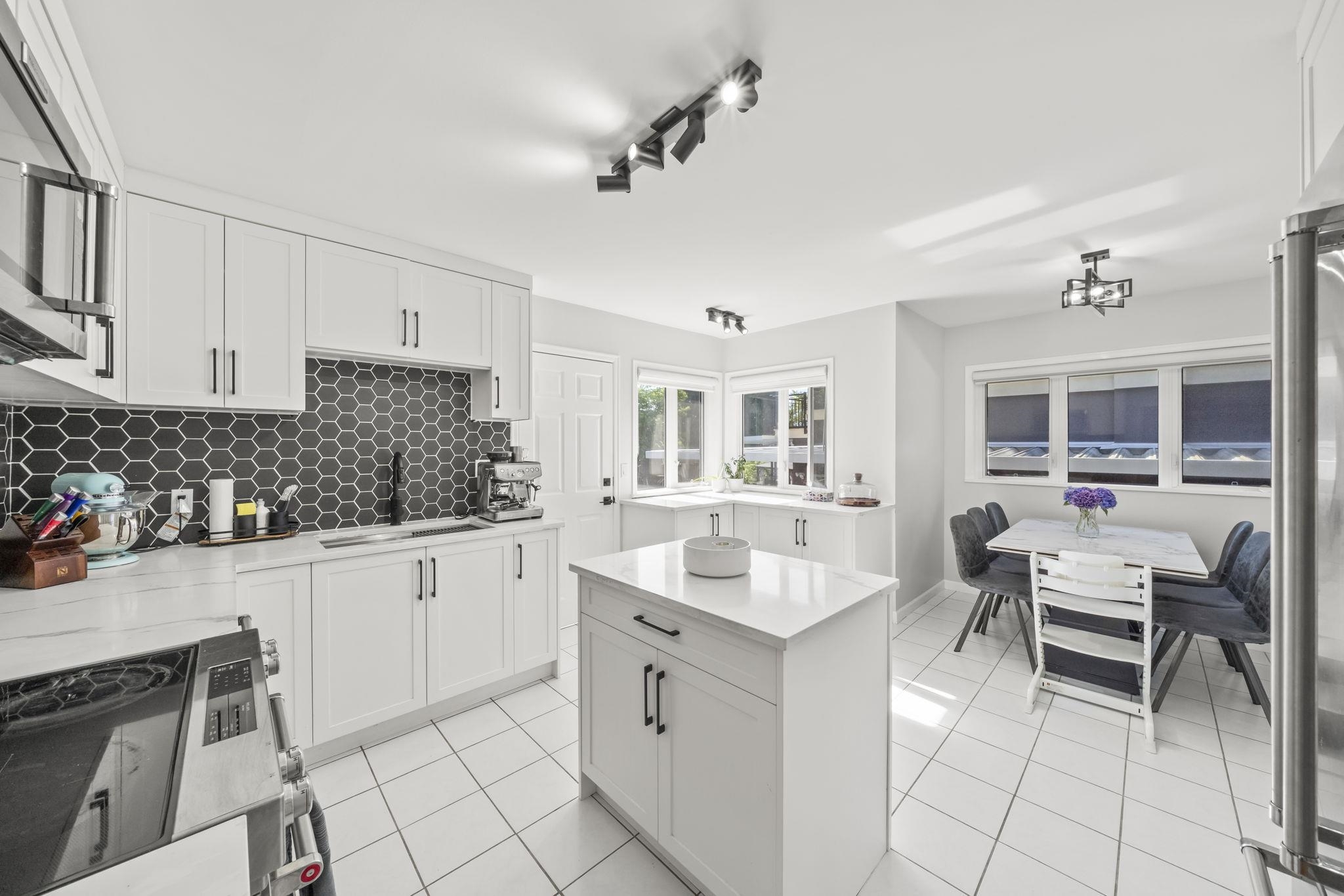 2510 CAMROSE DRIVE