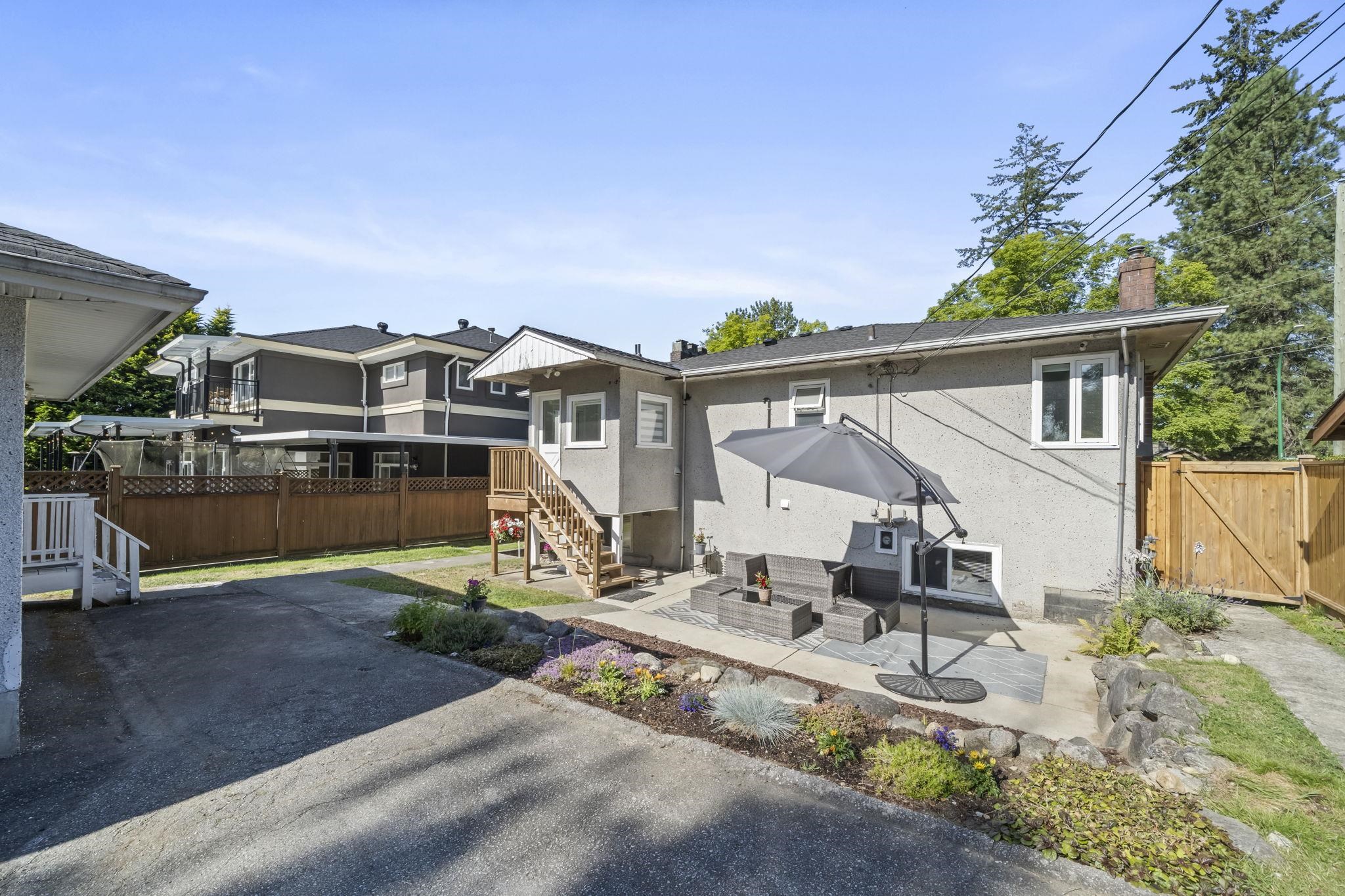 2510 CAMROSE DRIVE