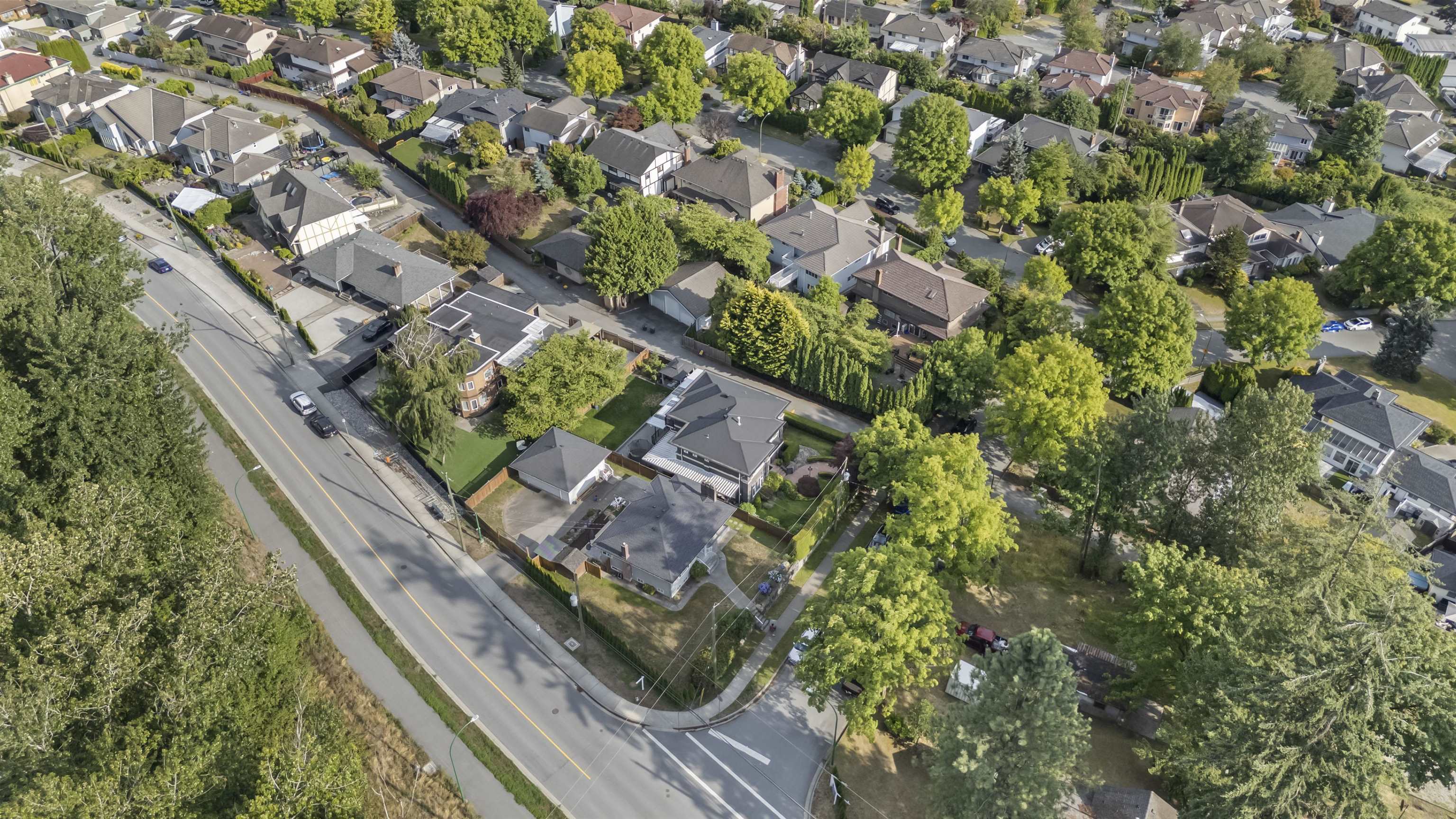 2510 CAMROSE DRIVE