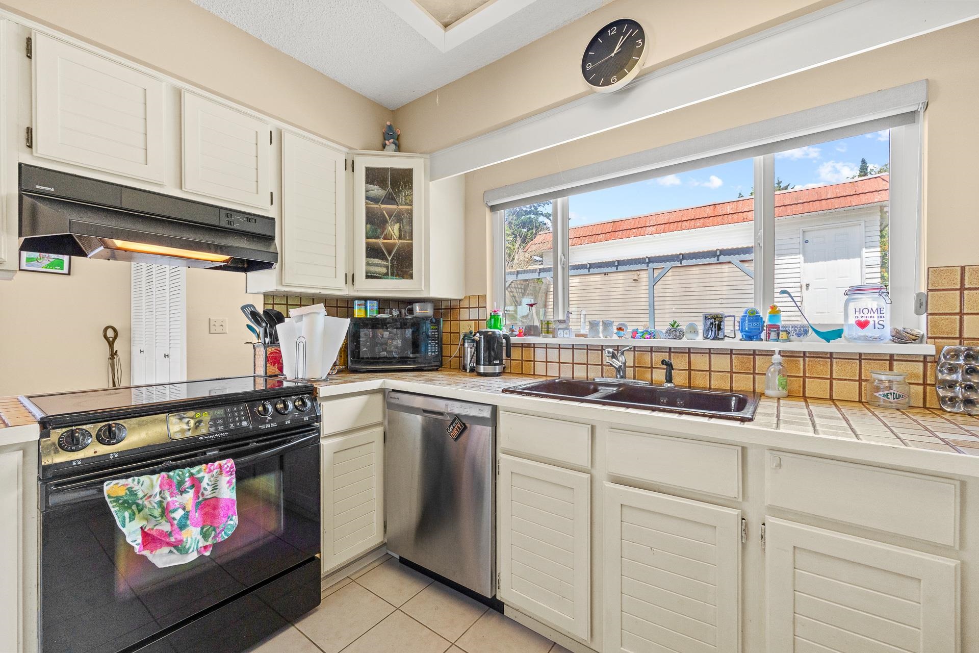 14471 MAGDALEN CRESCENT