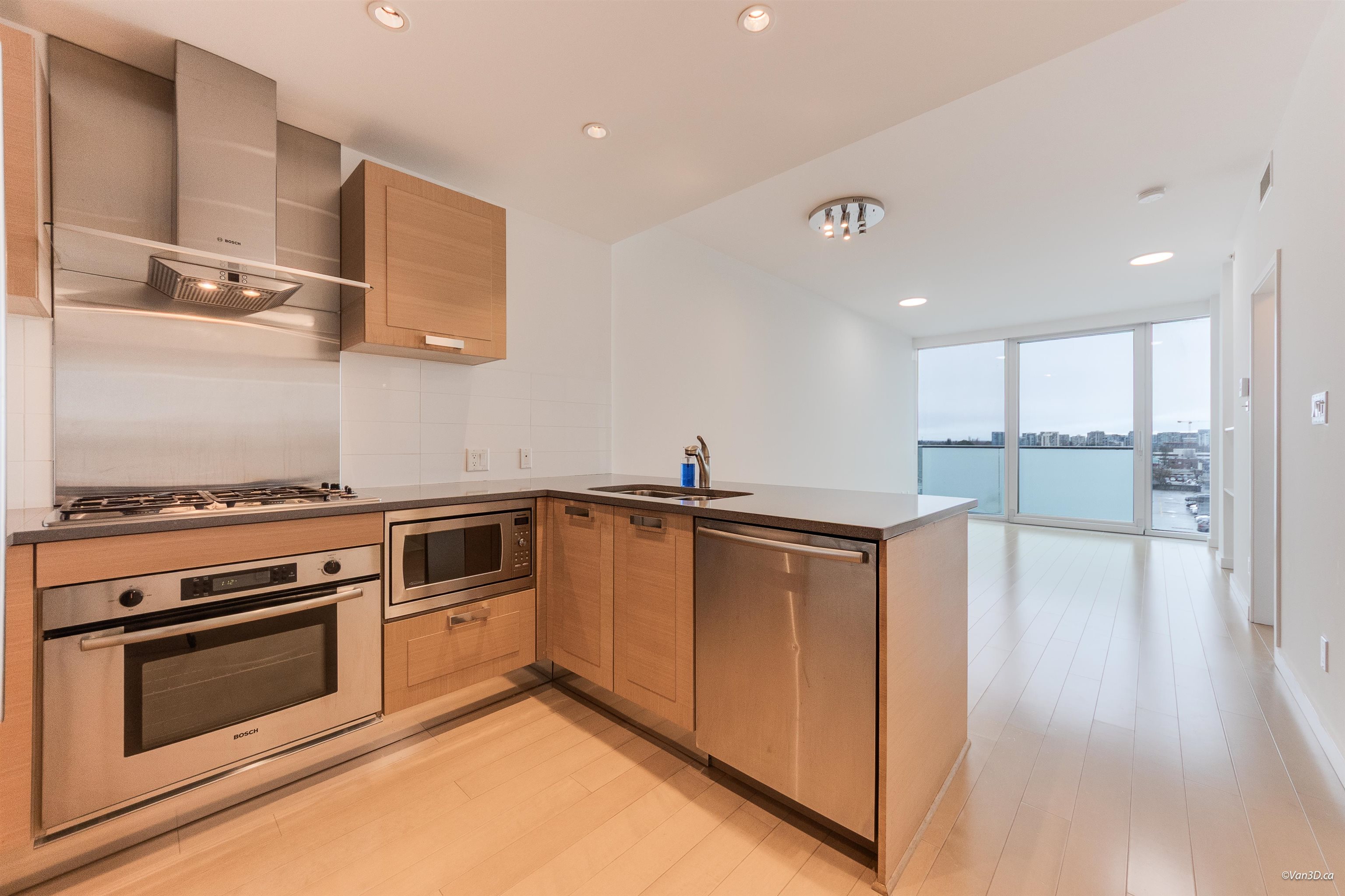 823 8080 CAMBIE ROAD