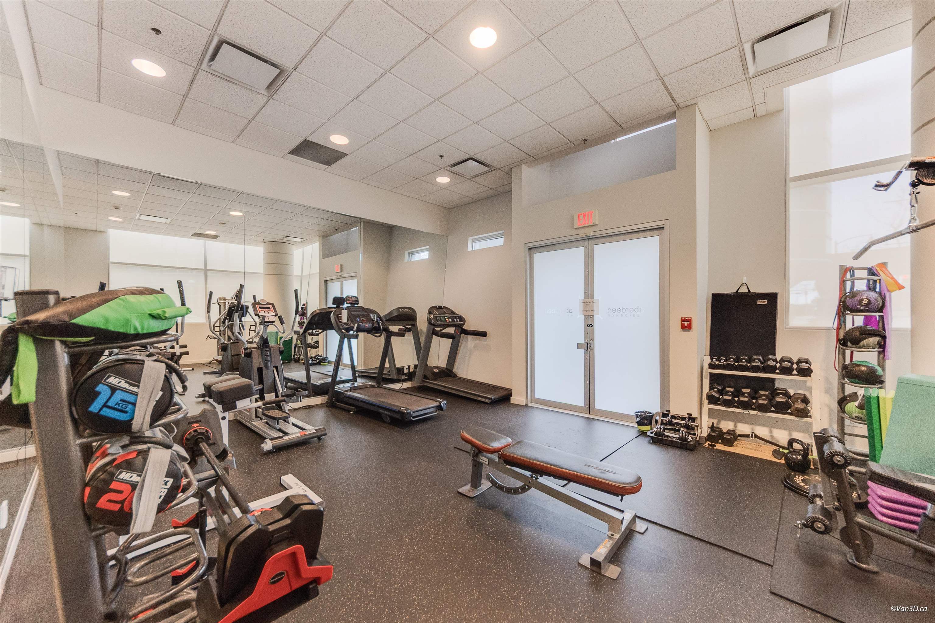 823 8080 CAMBIE ROAD