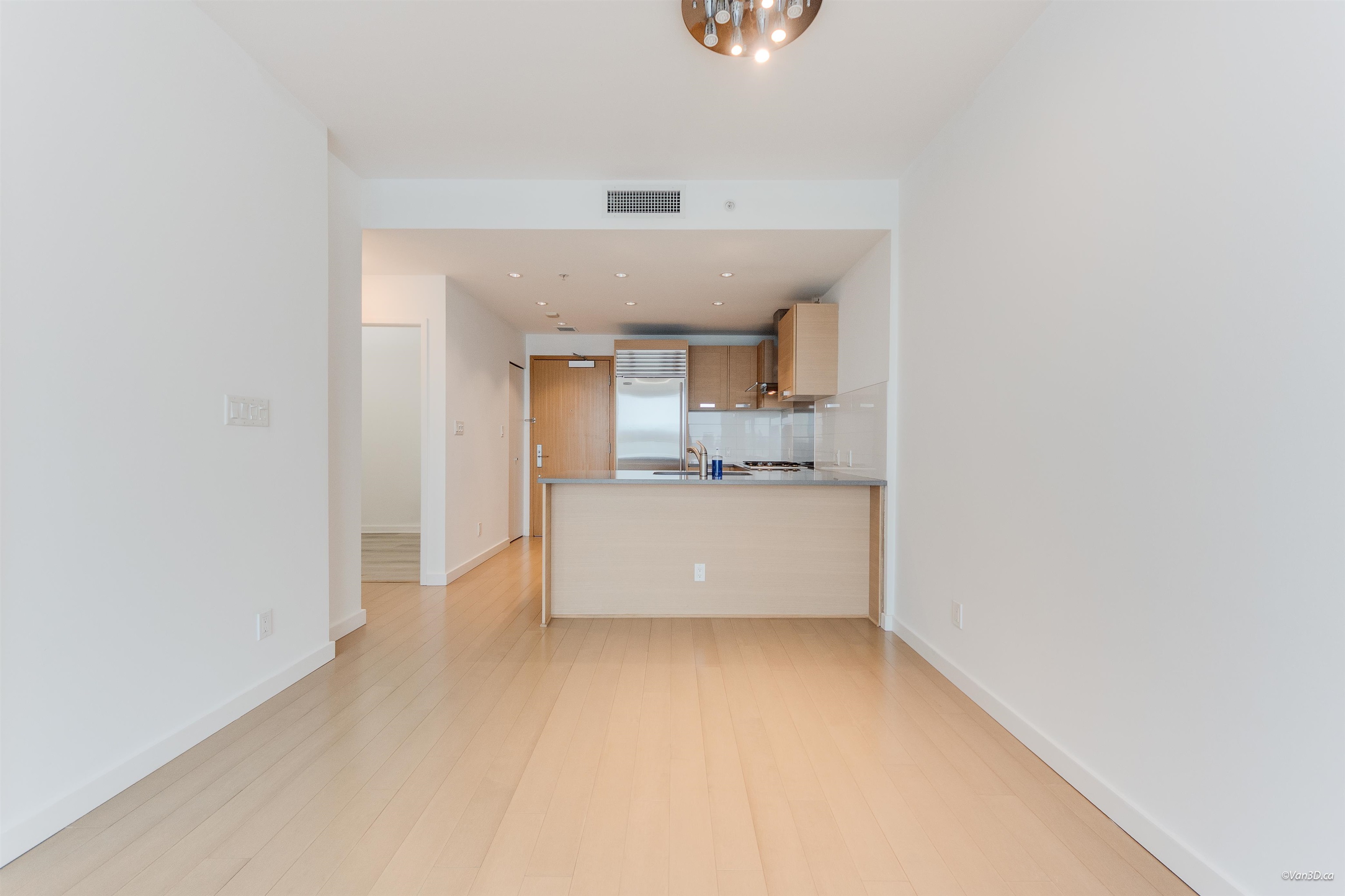 823 8080 CAMBIE ROAD
