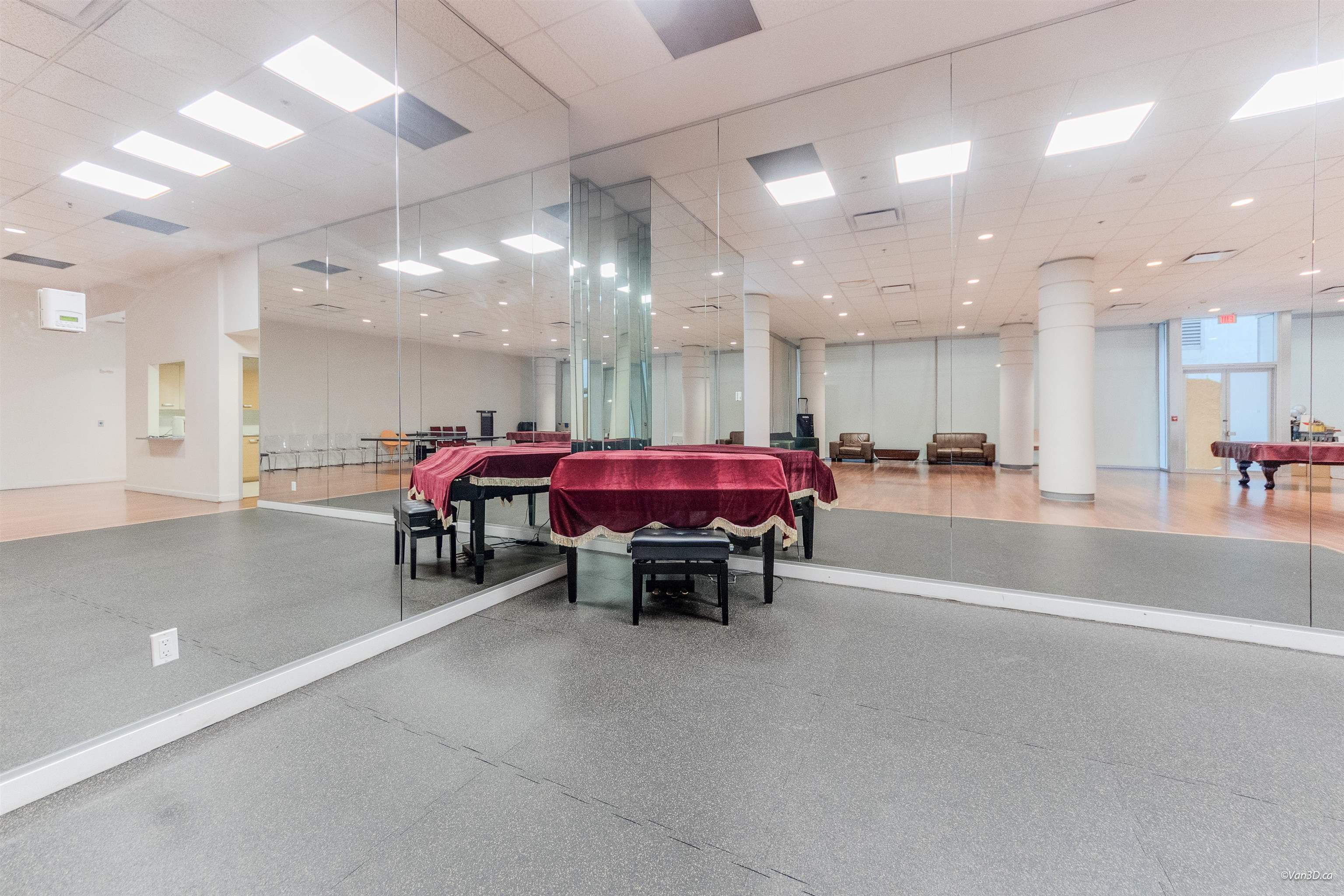 823 8080 CAMBIE ROAD
