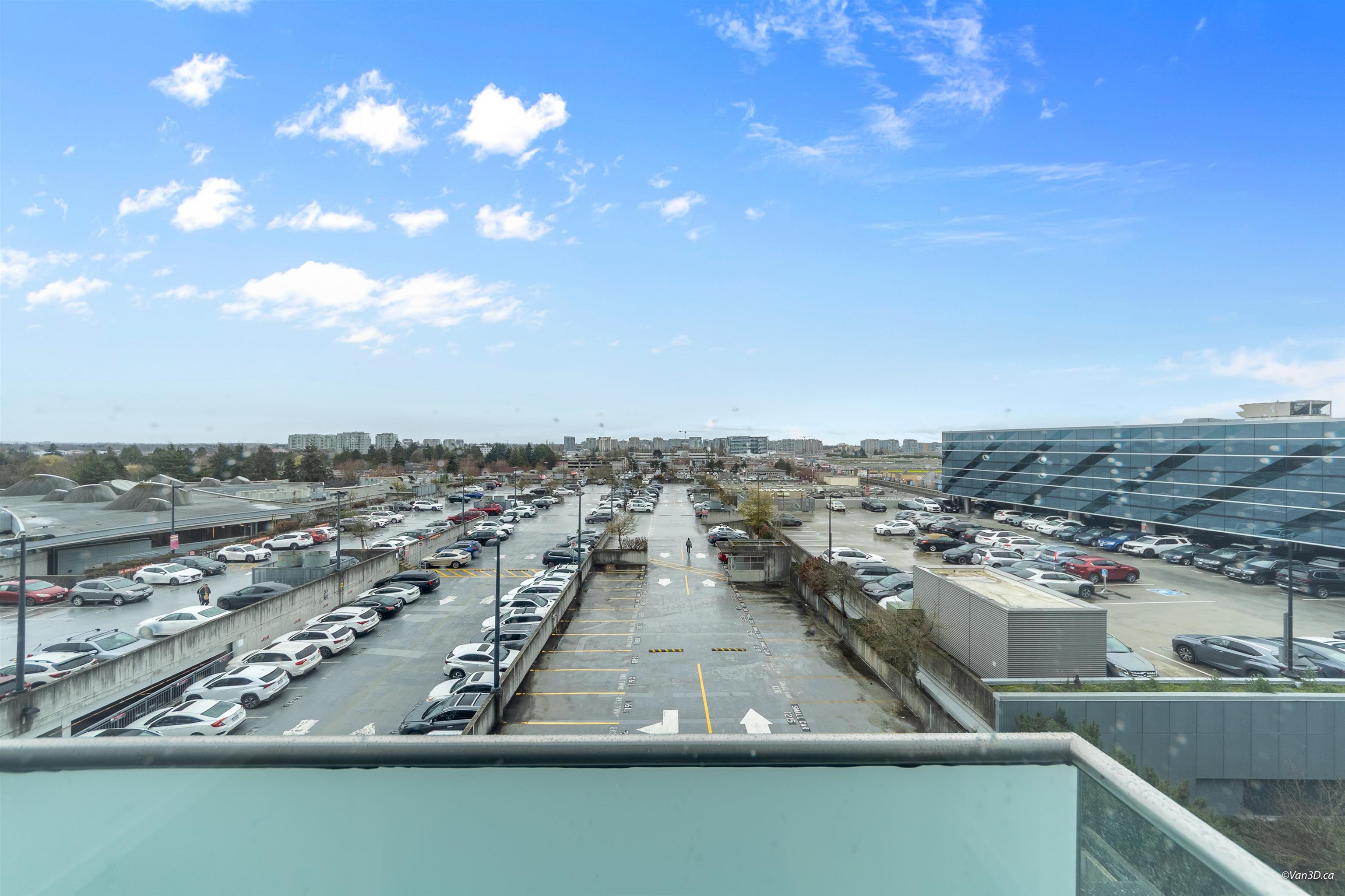 823 8080 CAMBIE ROAD