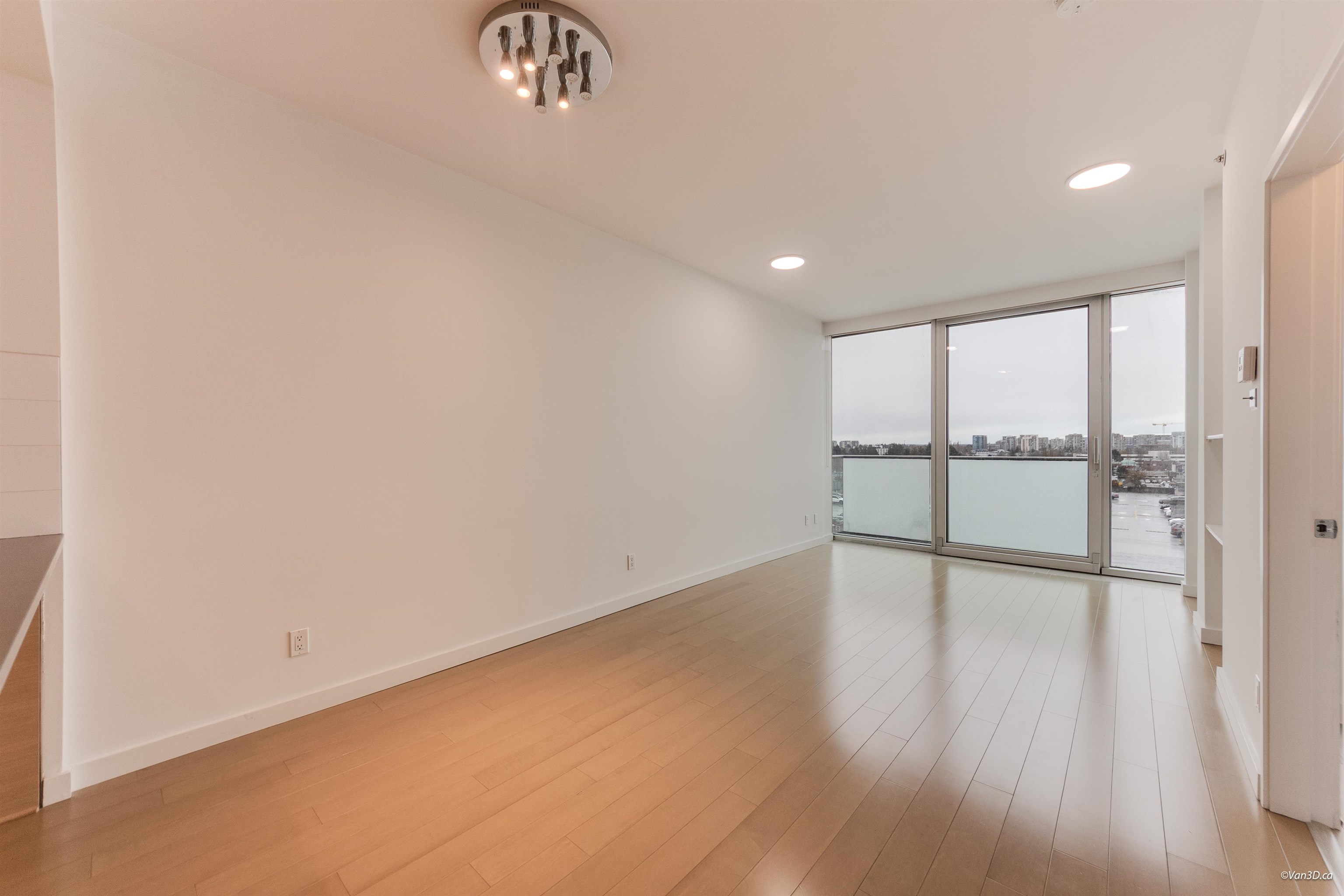 823 8080 CAMBIE ROAD