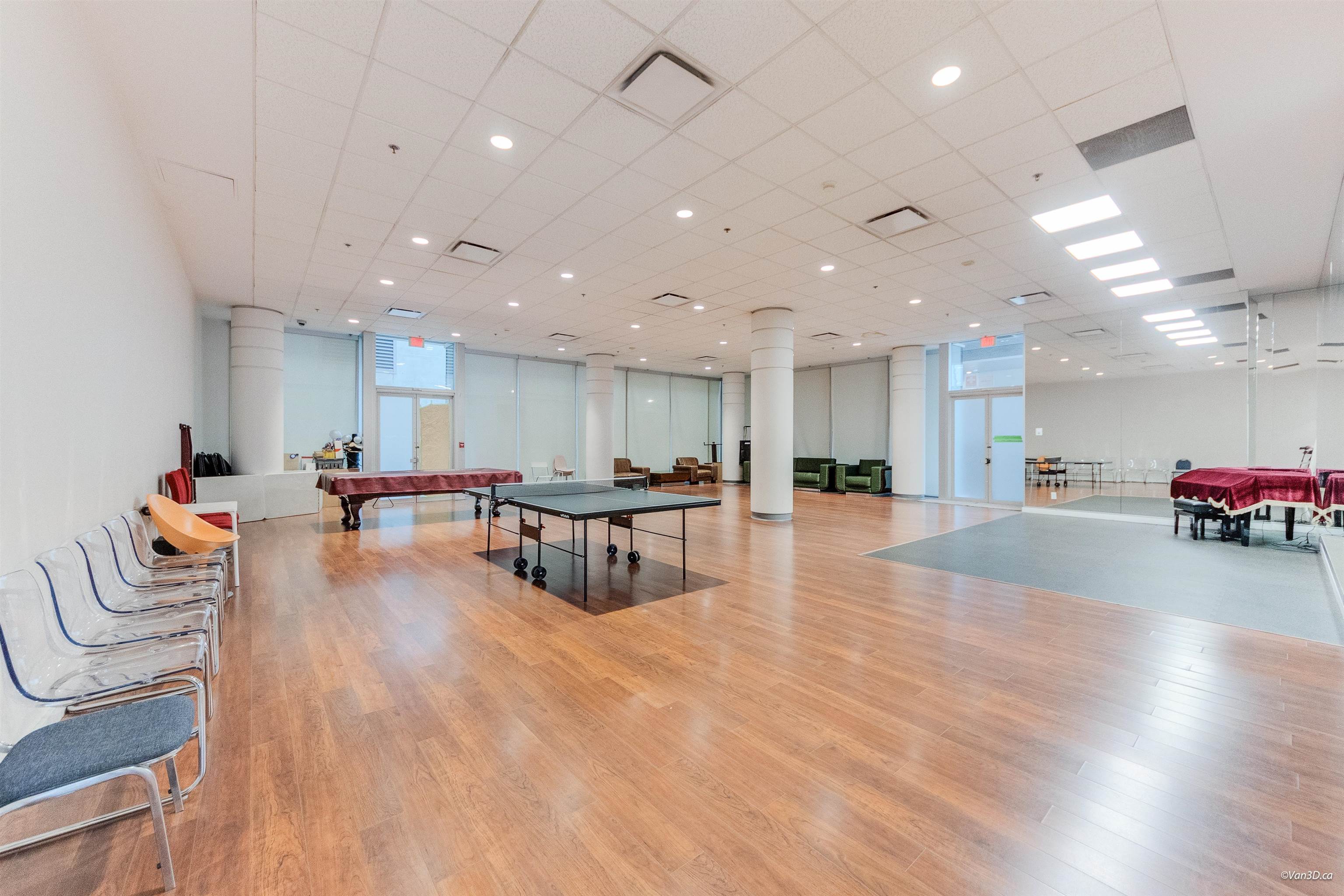 823 8080 CAMBIE ROAD