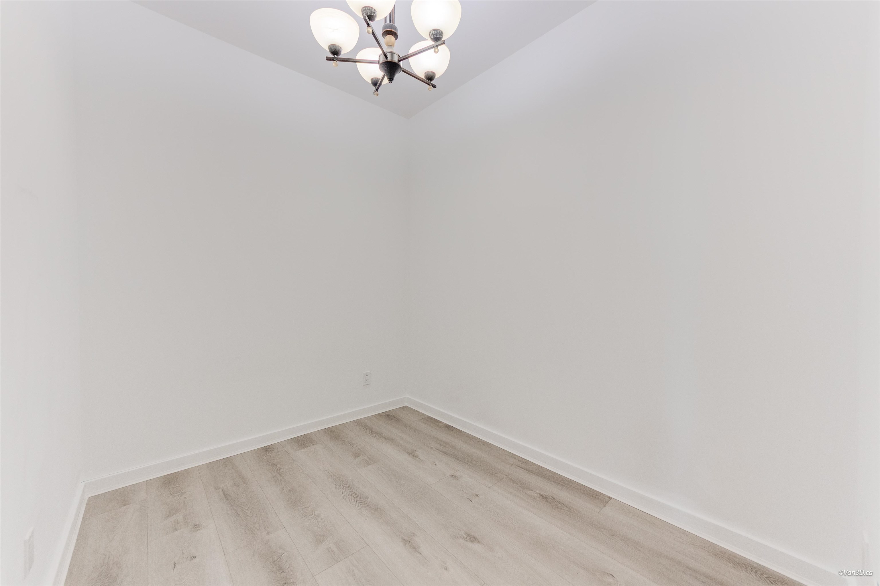 823 8080 CAMBIE ROAD