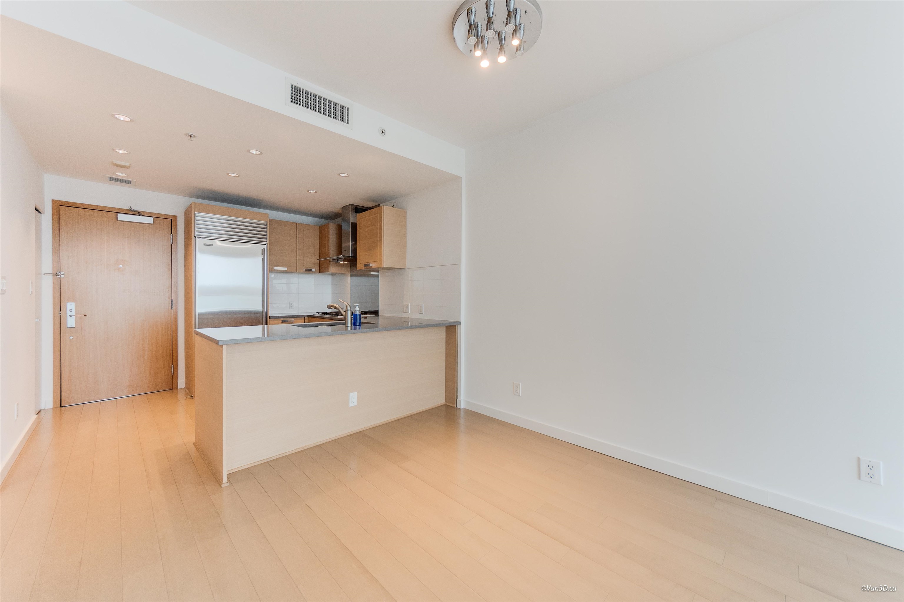 823 8080 CAMBIE ROAD
