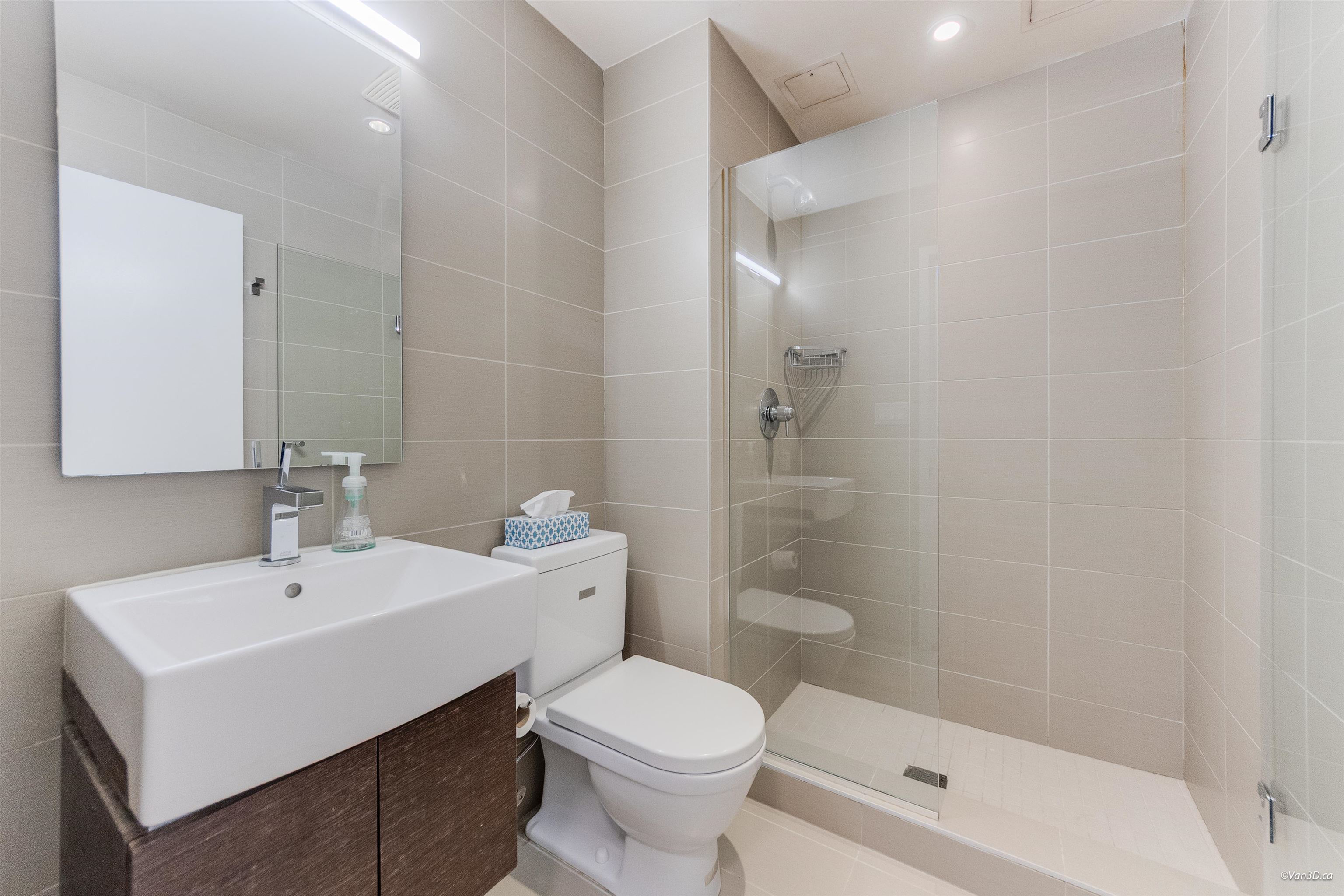 823 8080 CAMBIE ROAD