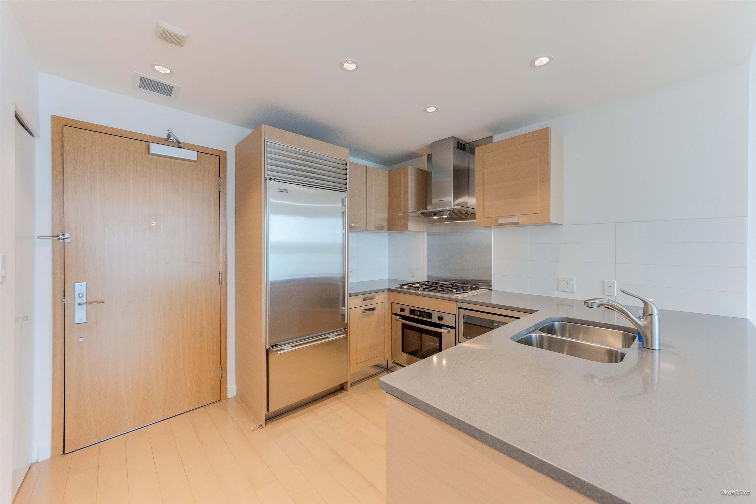 823 8080 CAMBIE ROAD