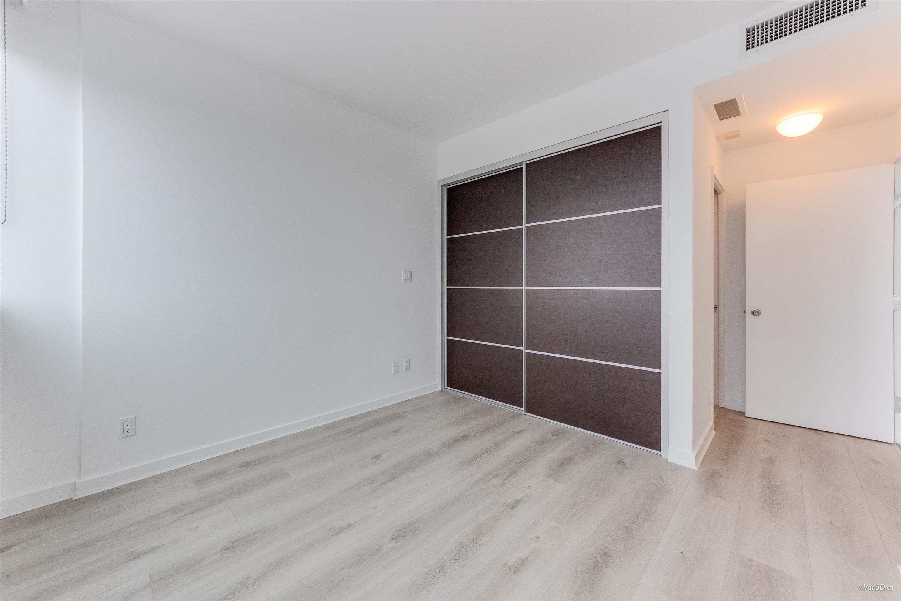 823 8080 CAMBIE ROAD