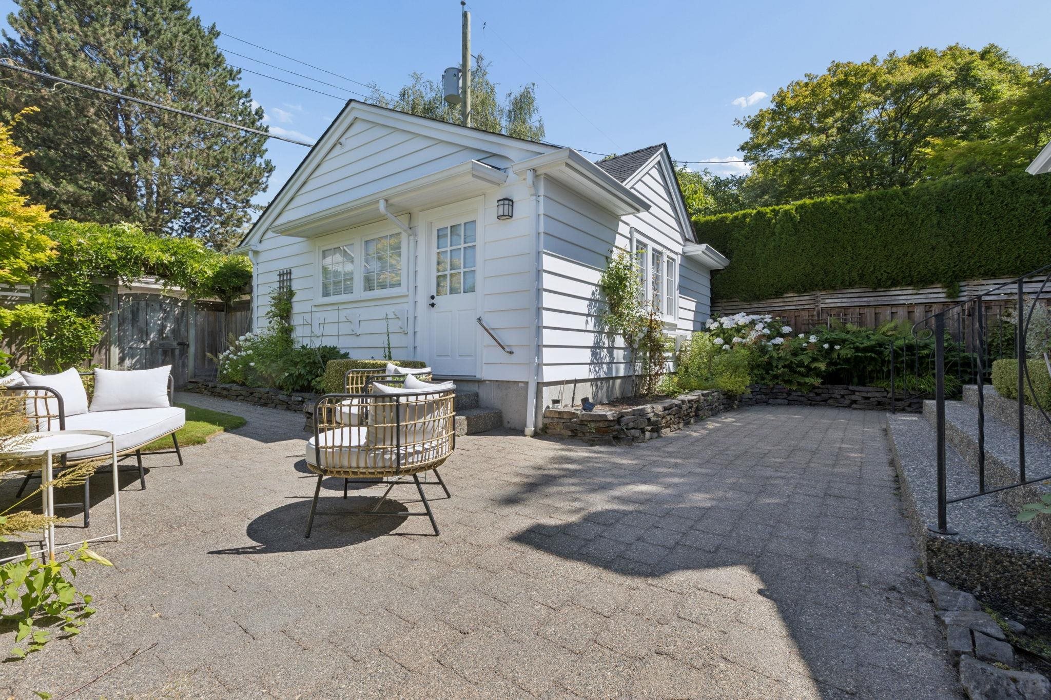 3933 W KING EDWARD AVENUE