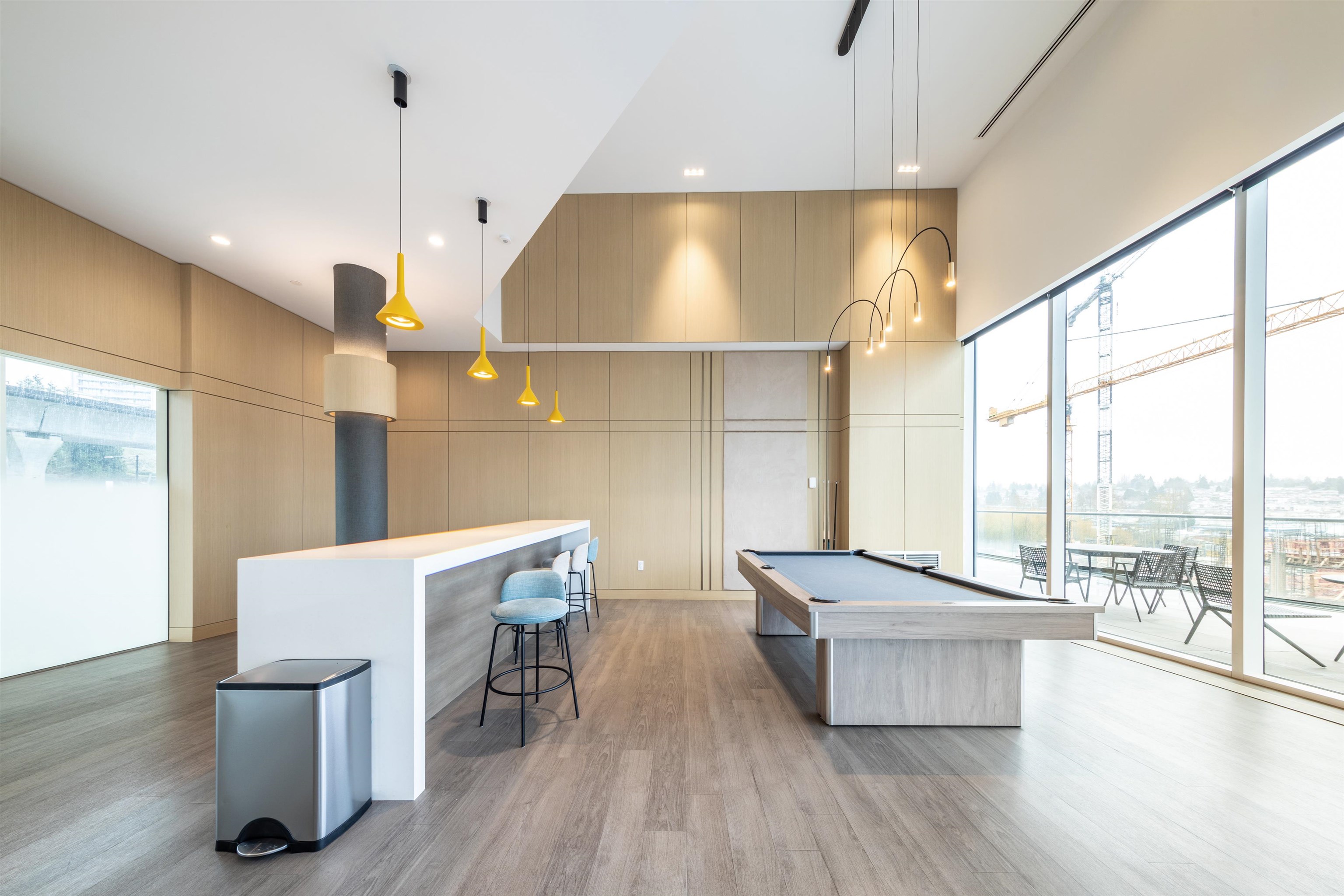 1205 4880 LOUGHEED HIGHWAY