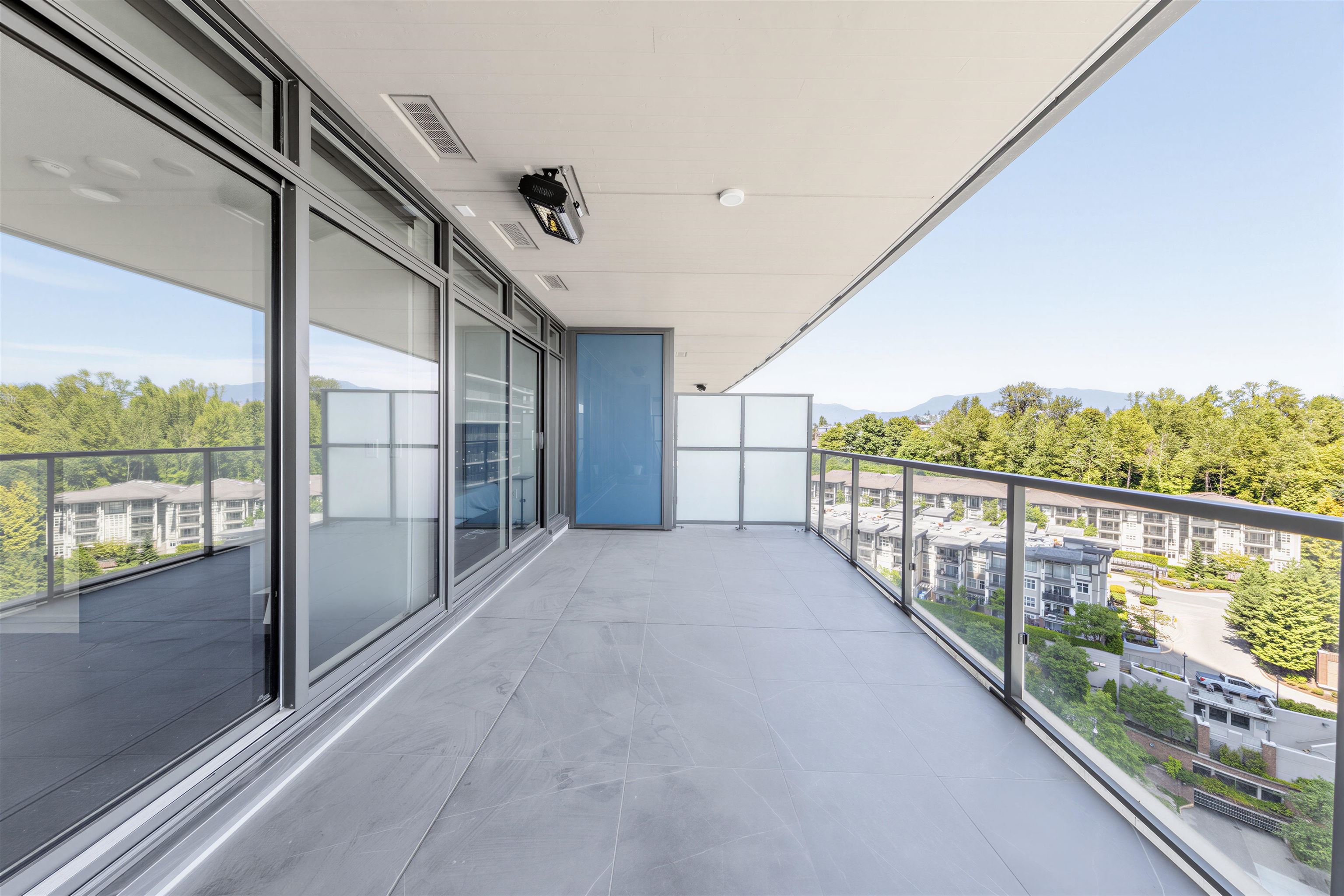 1205 4880 LOUGHEED HIGHWAY