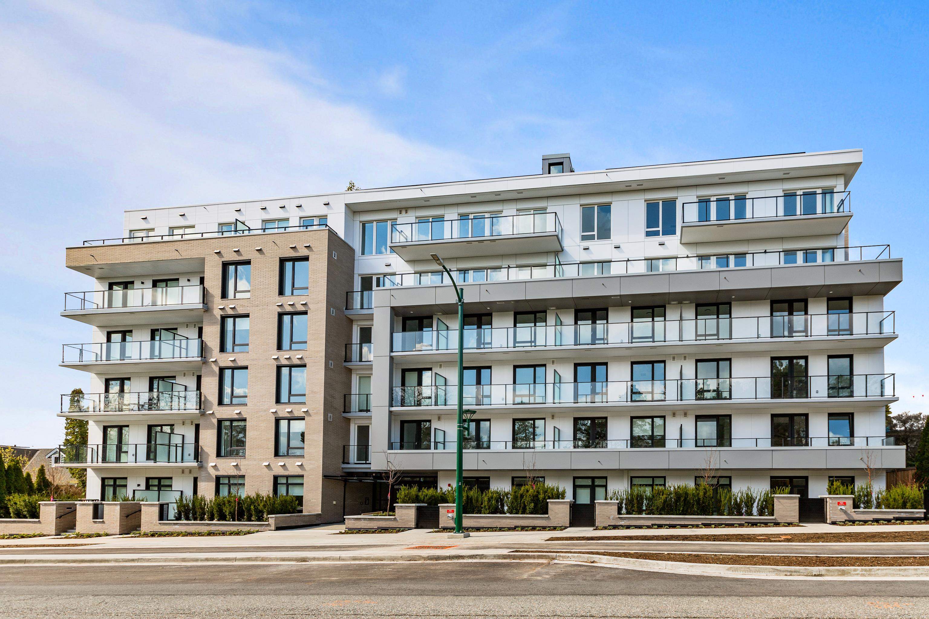 603 6859 CAMBIE STREET