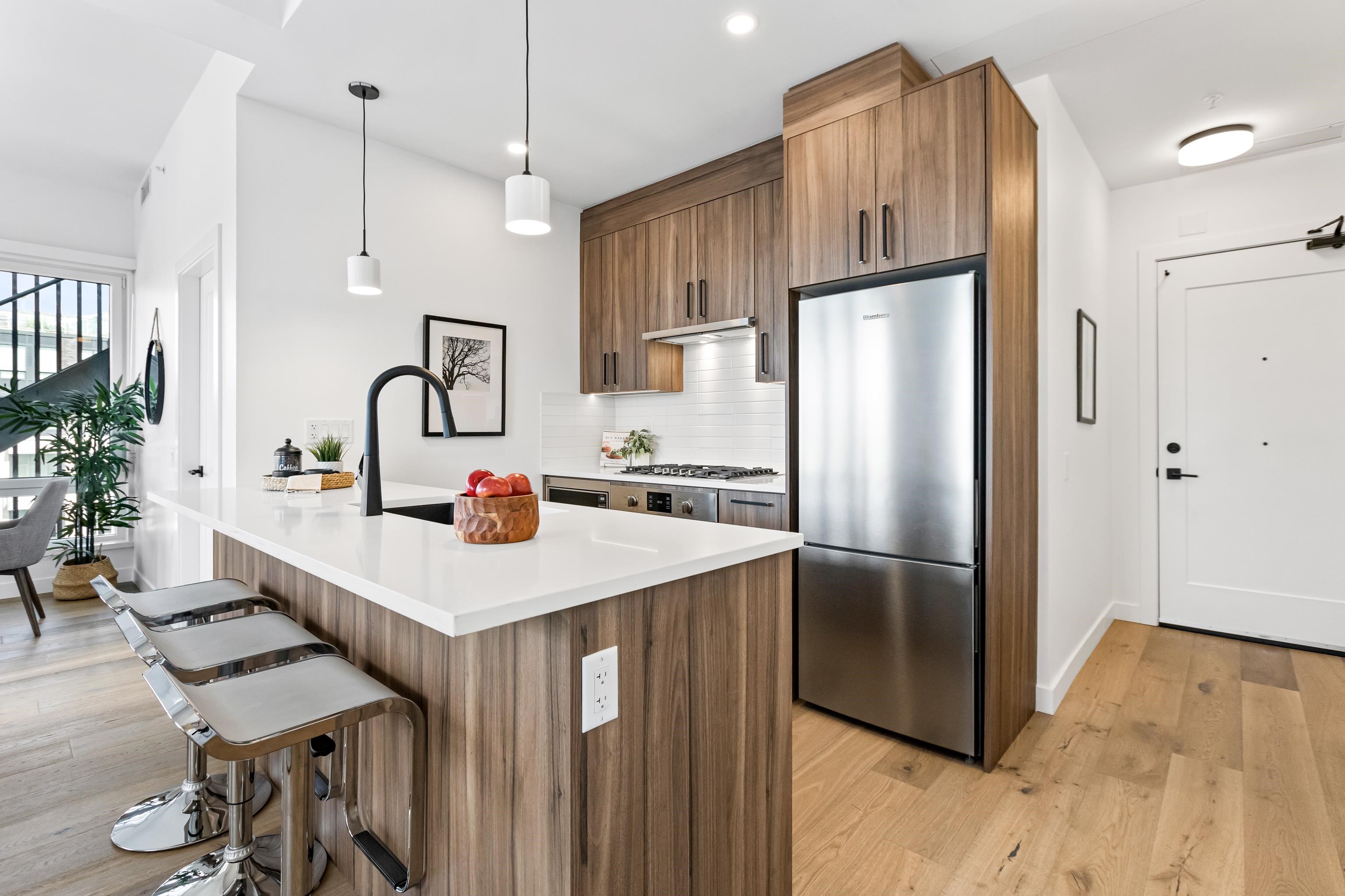 603 6859 CAMBIE STREET