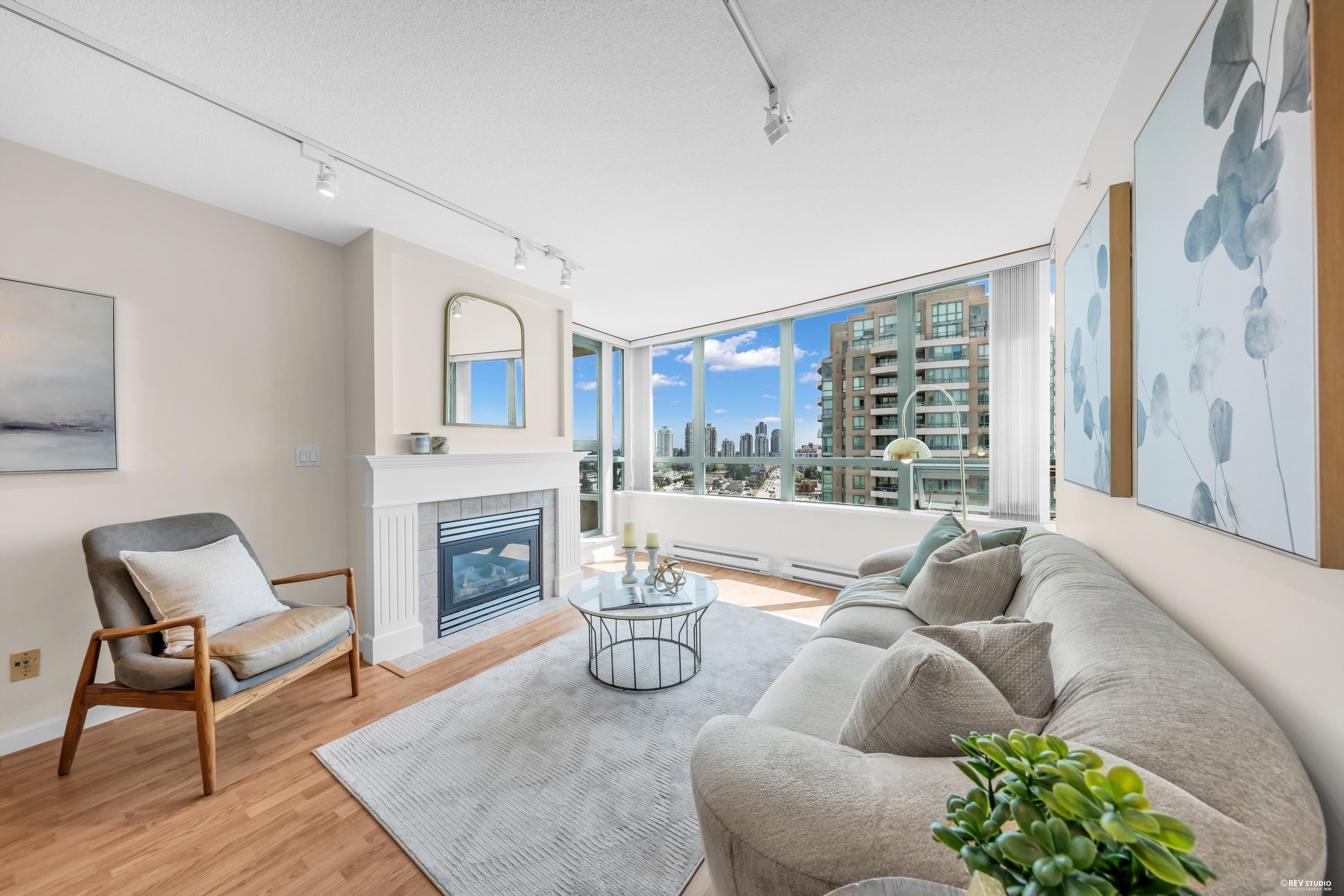 1702 6611 SOUTHOAKS CRESCENT