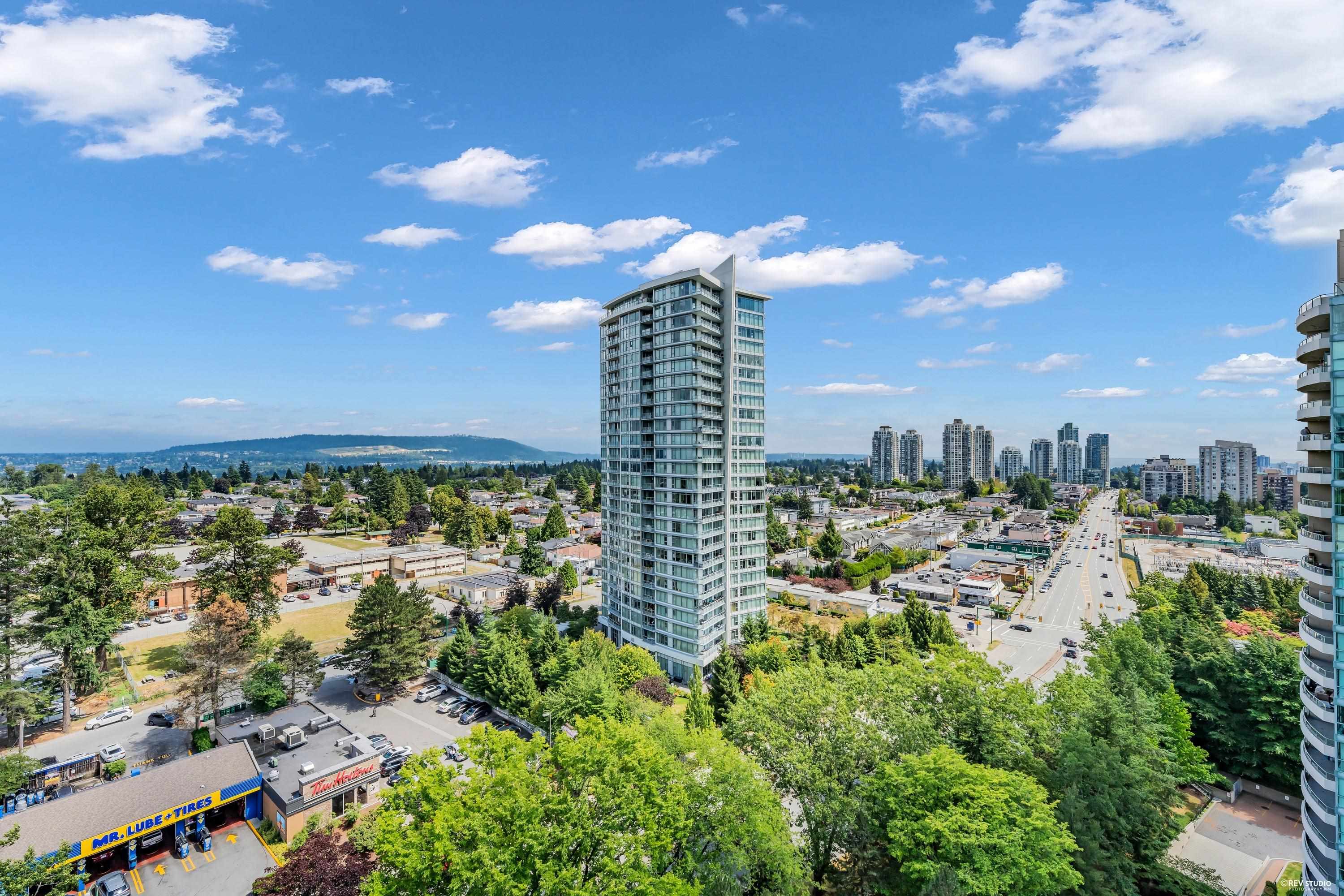 1702 6611 SOUTHOAKS CRESCENT