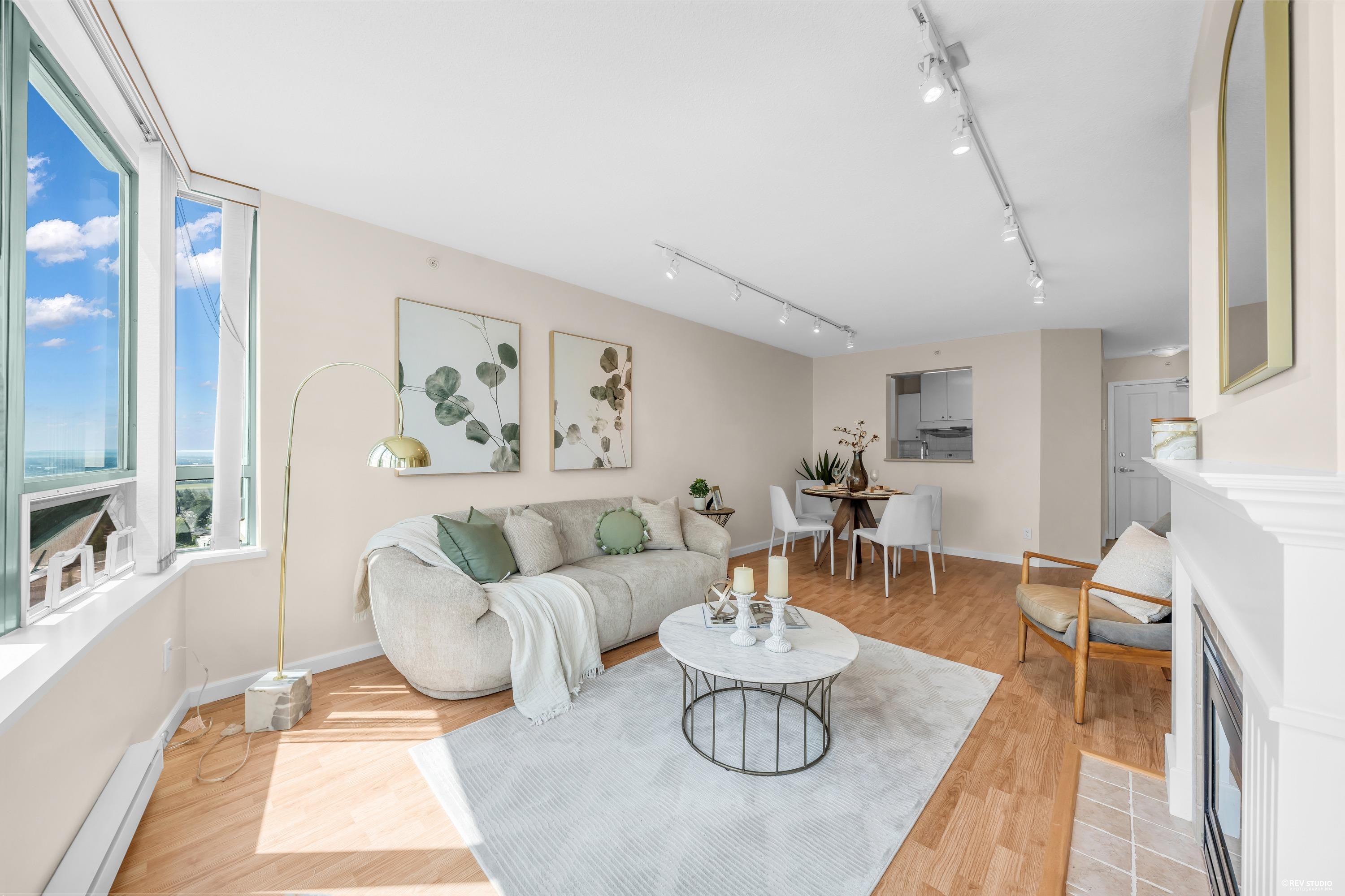 1702 6611 SOUTHOAKS CRESCENT
