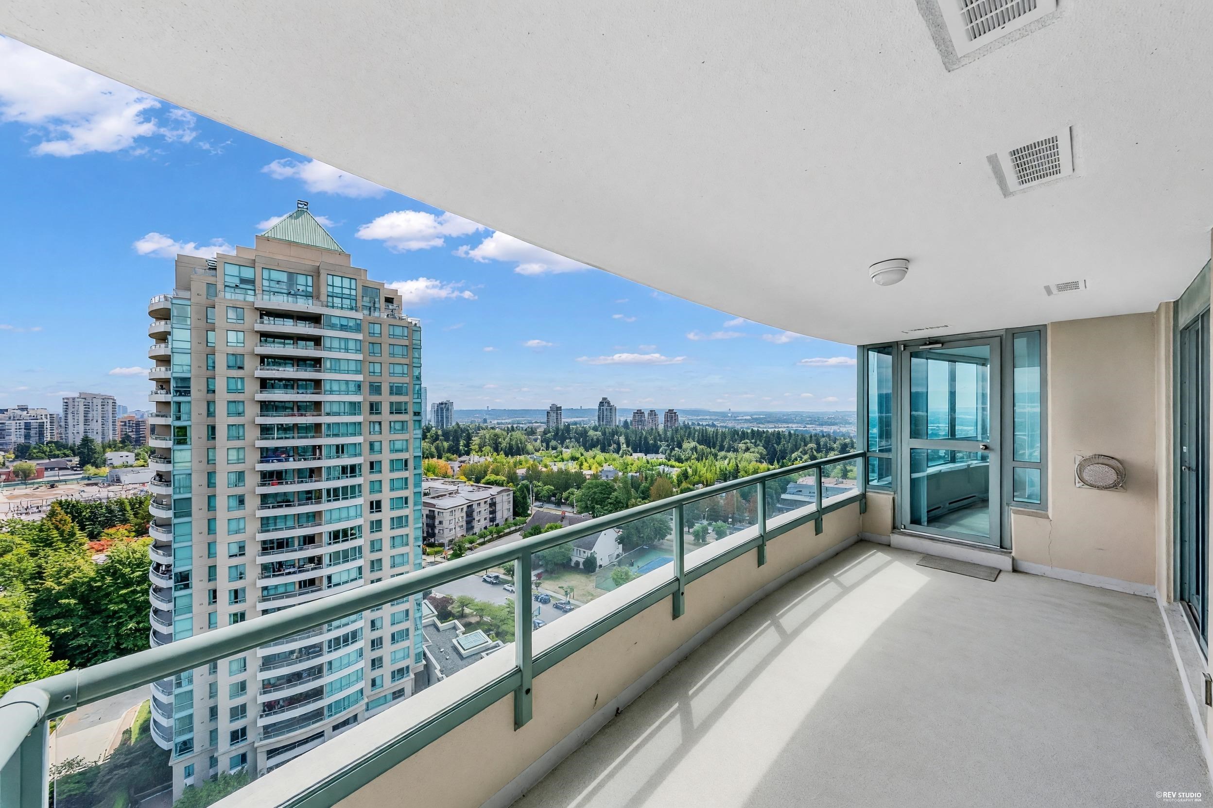 1702 6611 SOUTHOAKS CRESCENT
