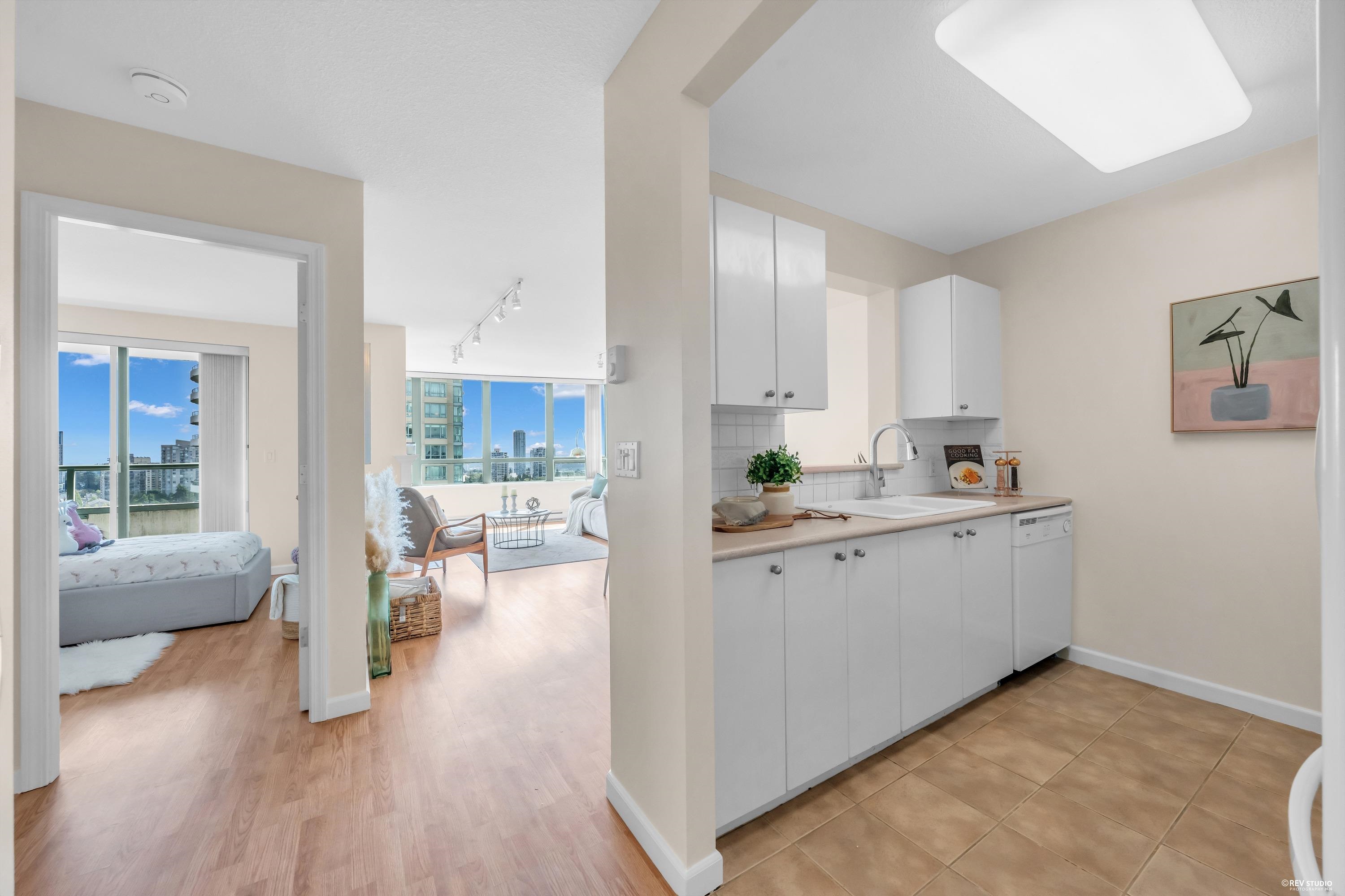 1702 6611 SOUTHOAKS CRESCENT