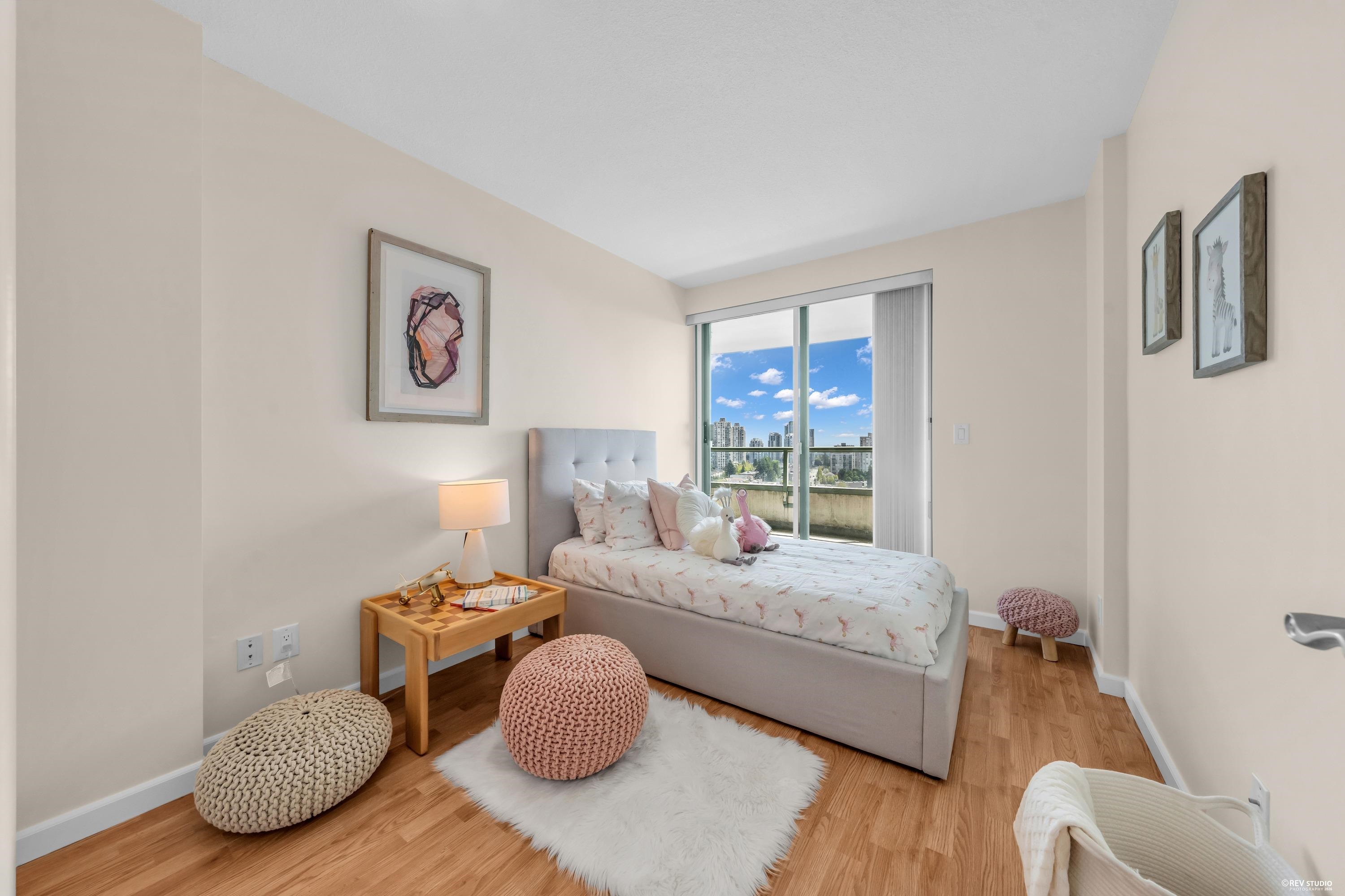 1702 6611 SOUTHOAKS CRESCENT