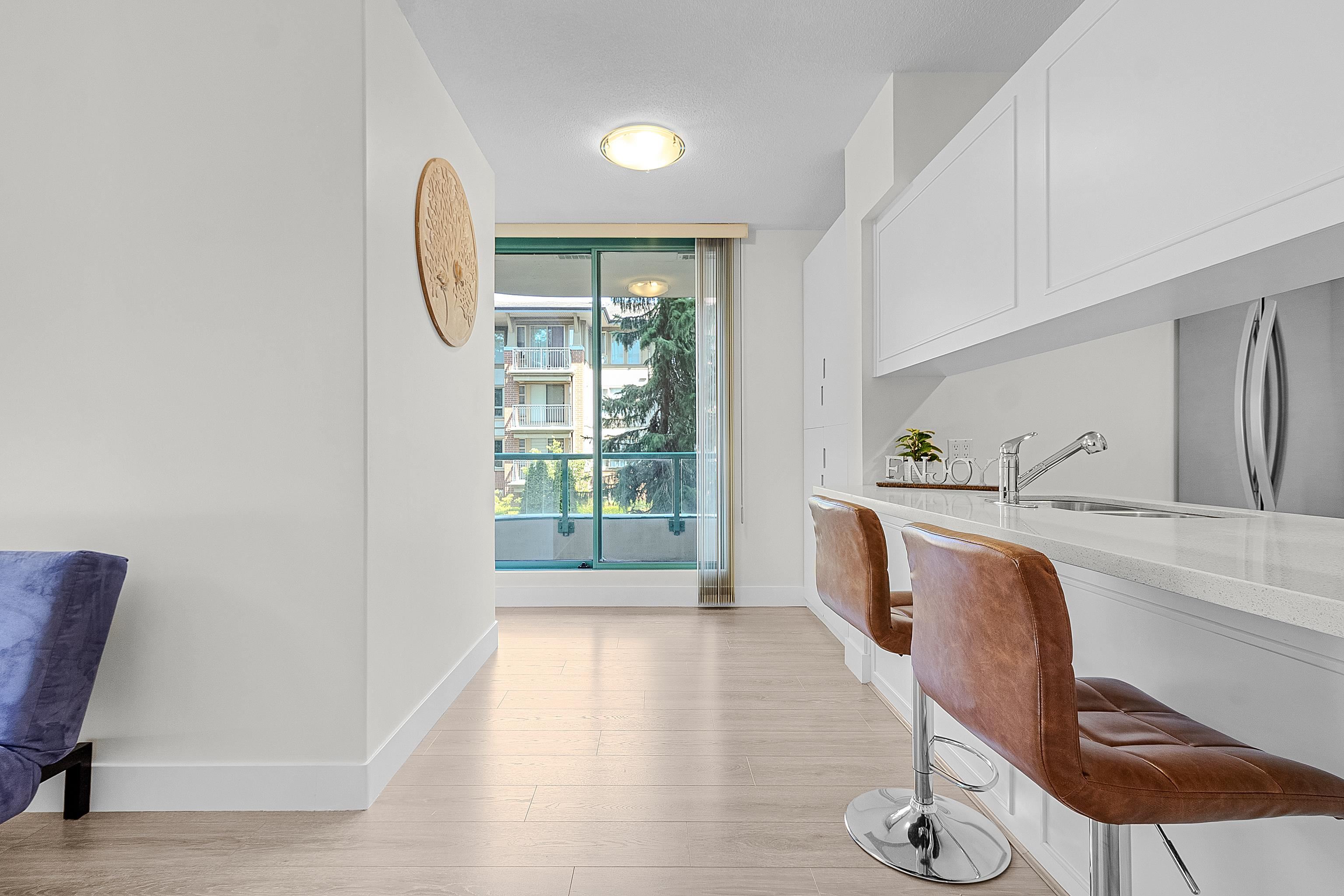 302 8871 LANSDOWNE ROAD