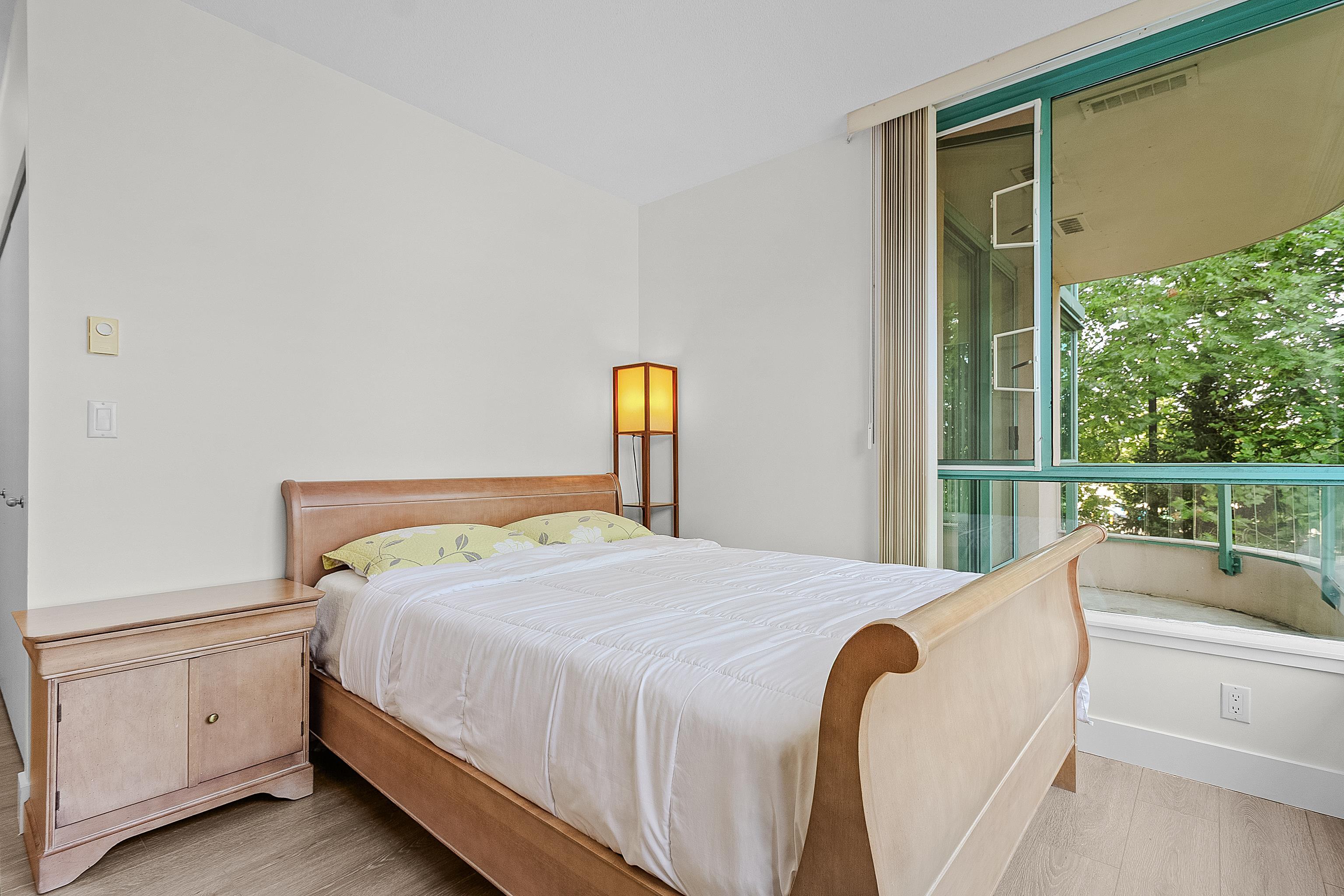 302 8871 LANSDOWNE ROAD