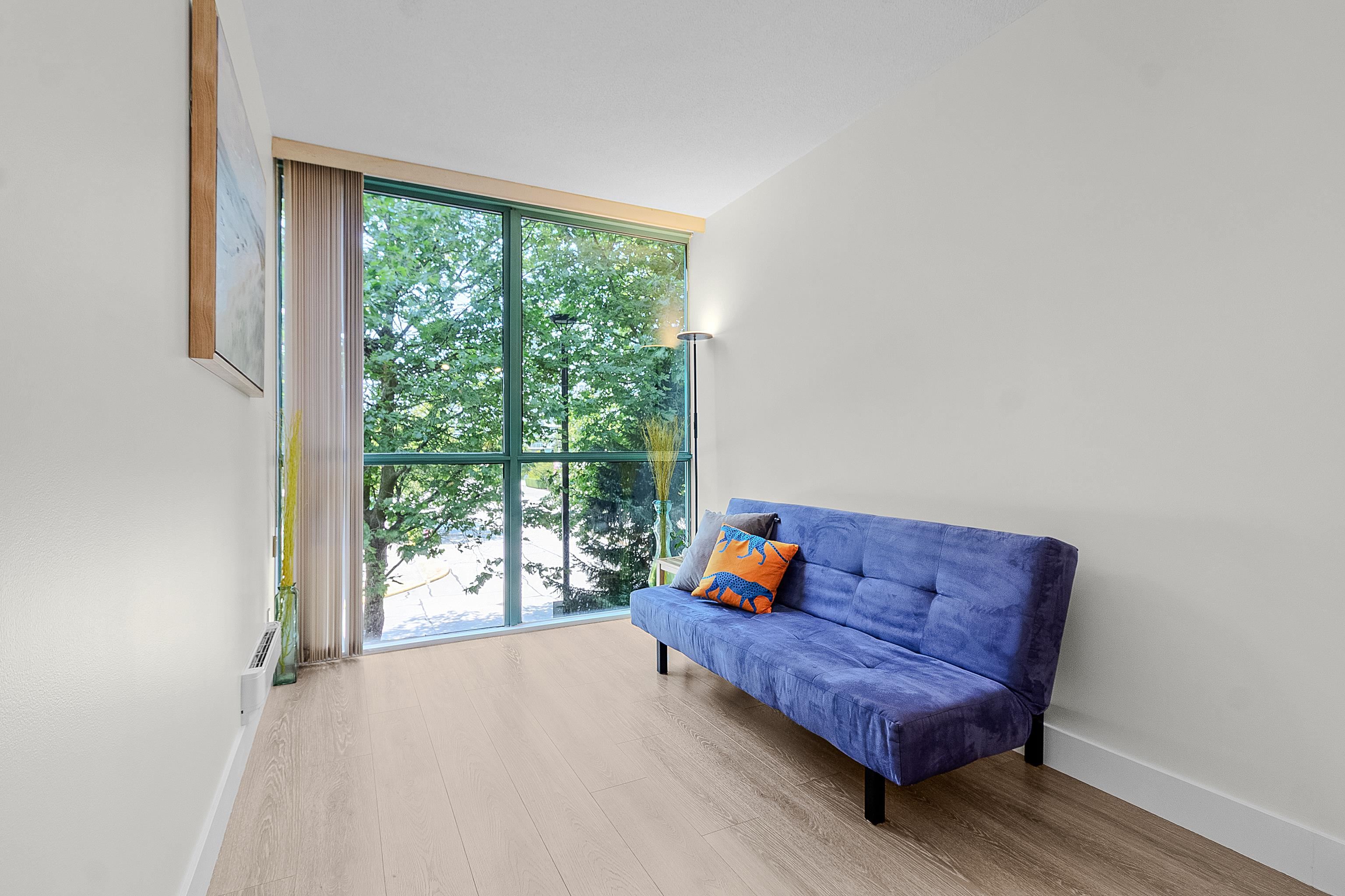 302 8871 LANSDOWNE ROAD