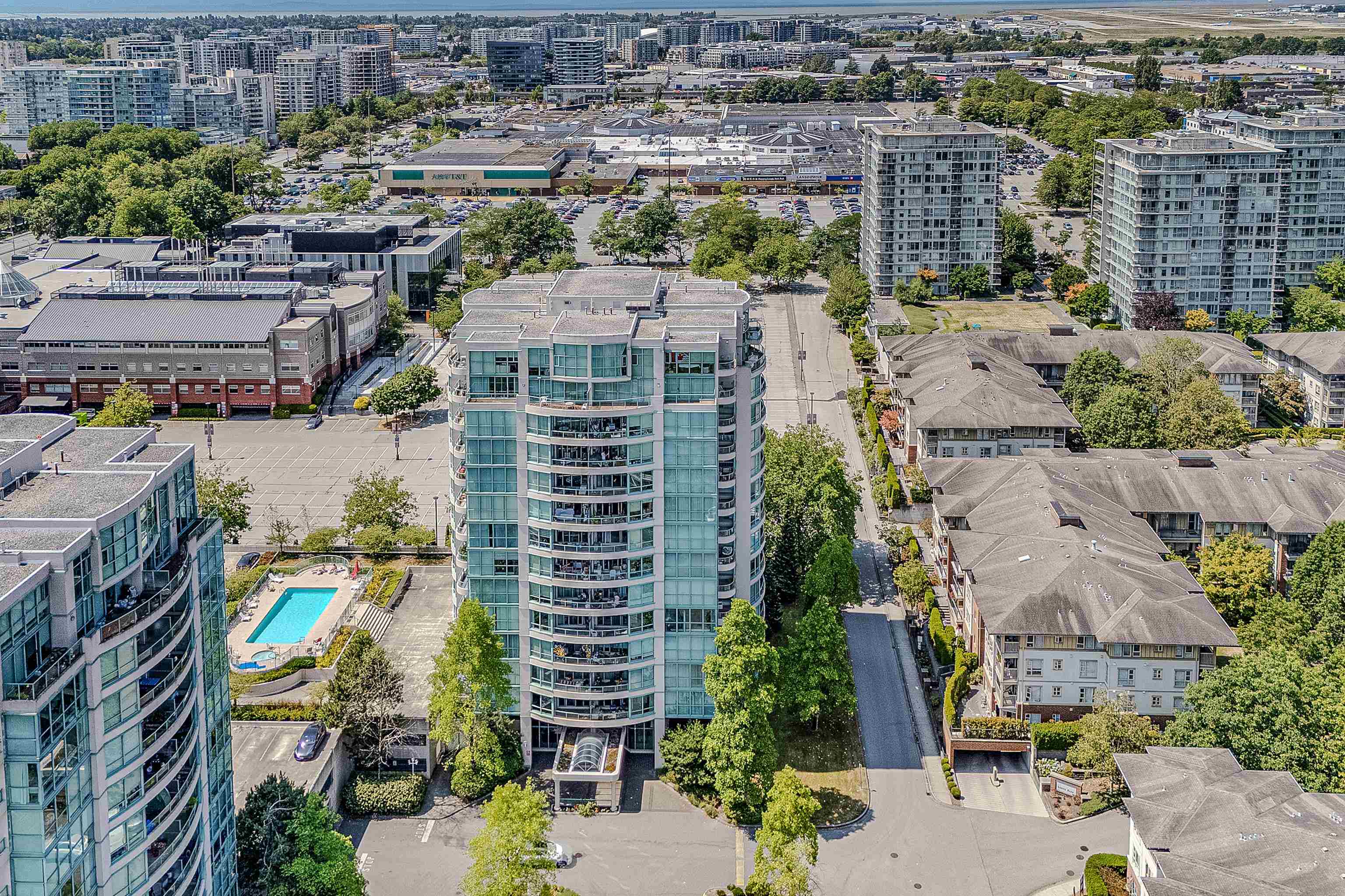302 8871 LANSDOWNE ROAD