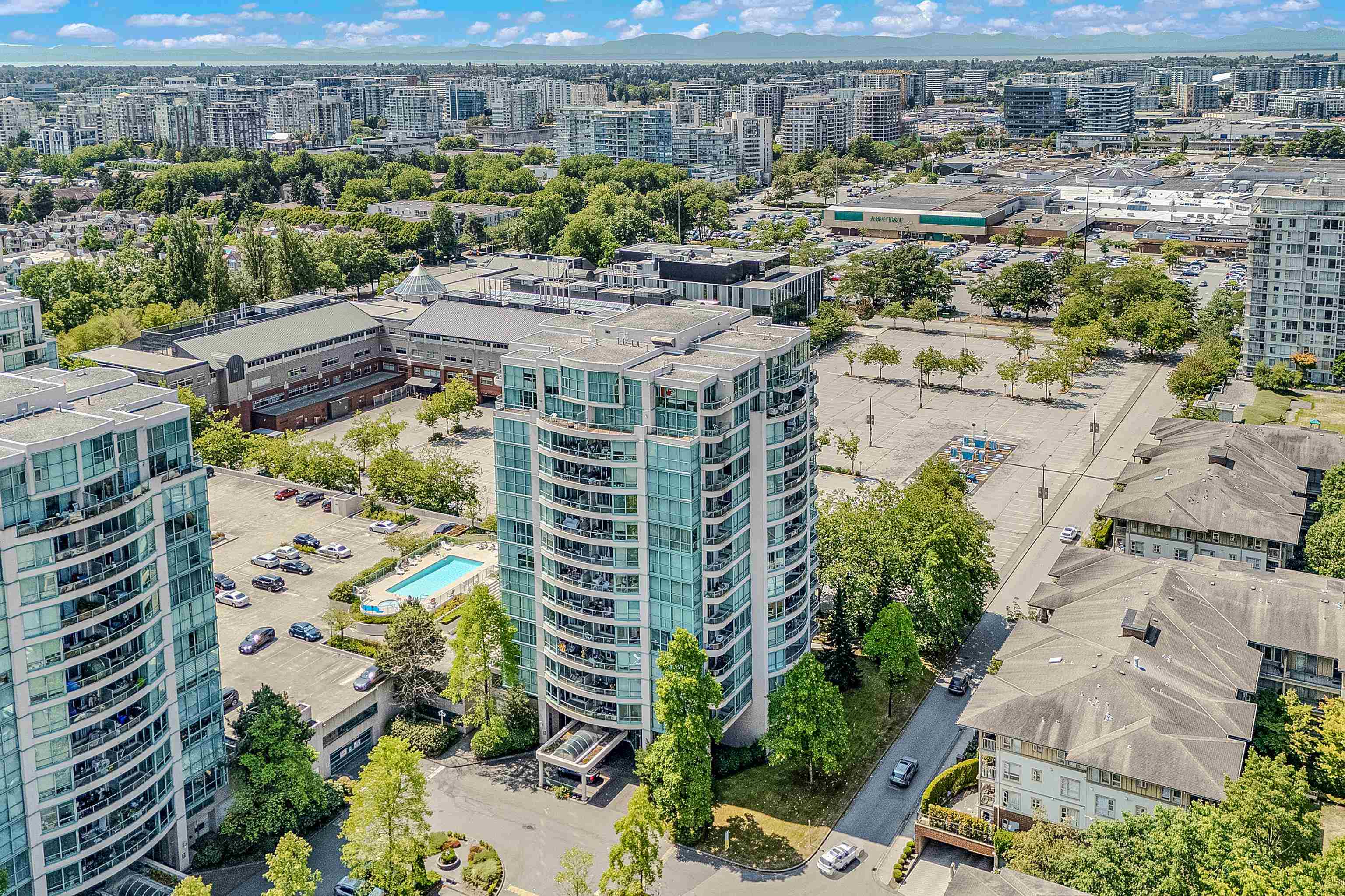 302 8871 LANSDOWNE ROAD