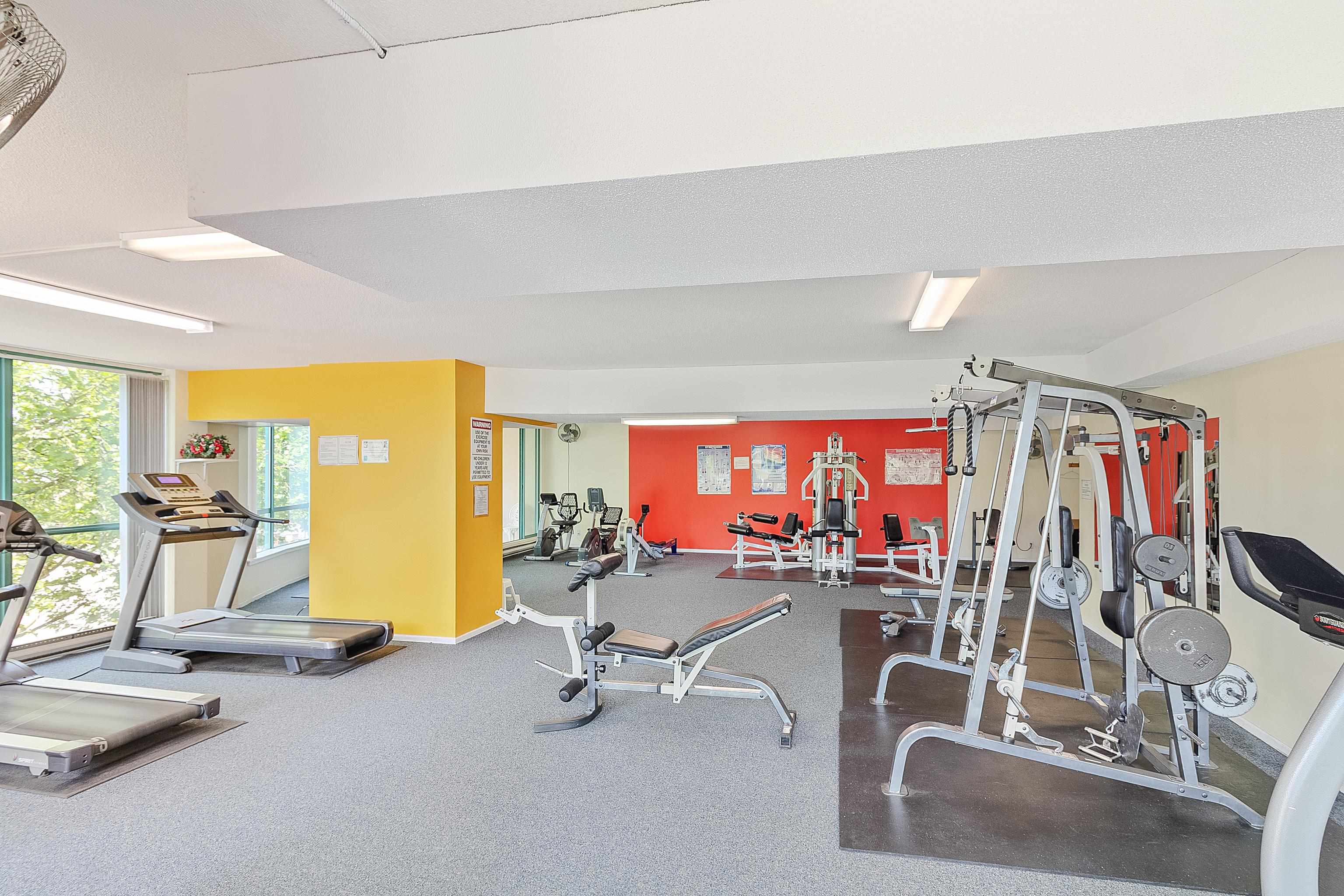 302 8871 LANSDOWNE ROAD