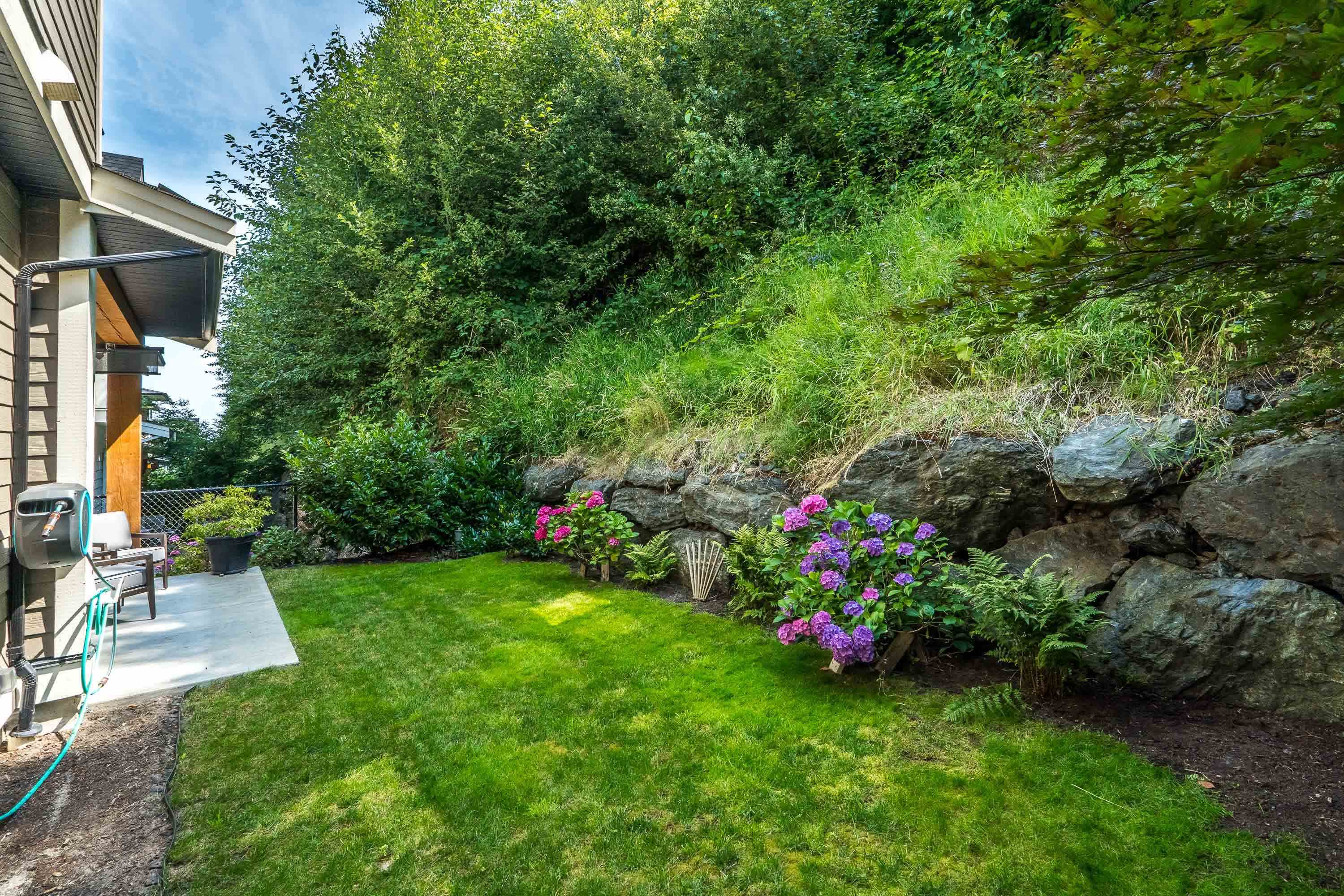 5 6262 REXFORD DRIVE
