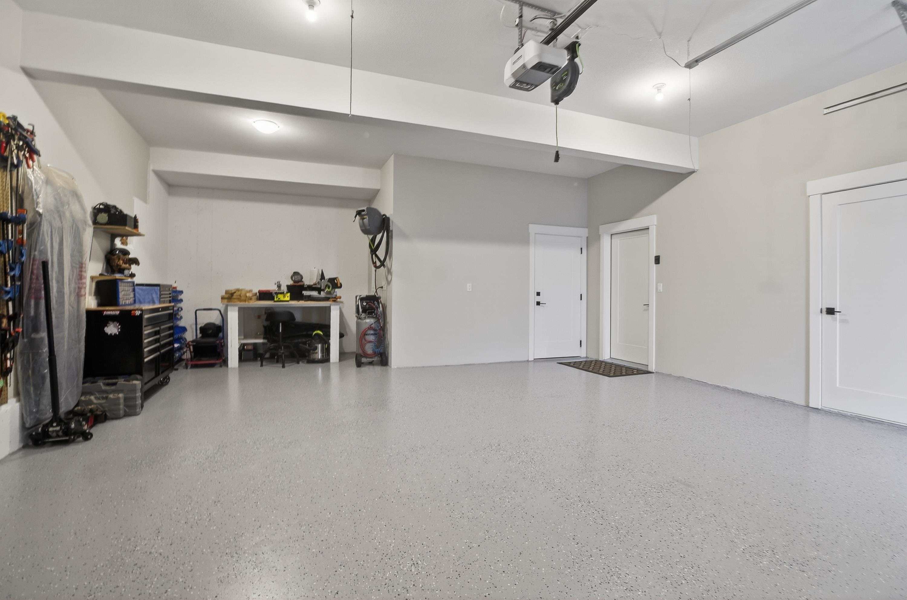 5 6262 REXFORD DRIVE
